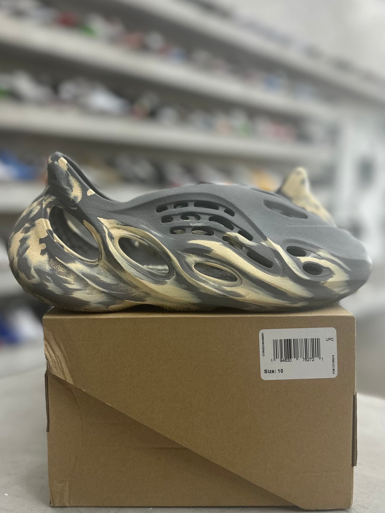 adidas Yeezy Foam RNNR MXT Moon Gray Sz 10 (PREOWNED) - Restock Aveadidas Yeezy Foam RNNR MXT Moon Gray Sz 10 (PREOWNED)Restock AveRestock Ave10Restock Ave