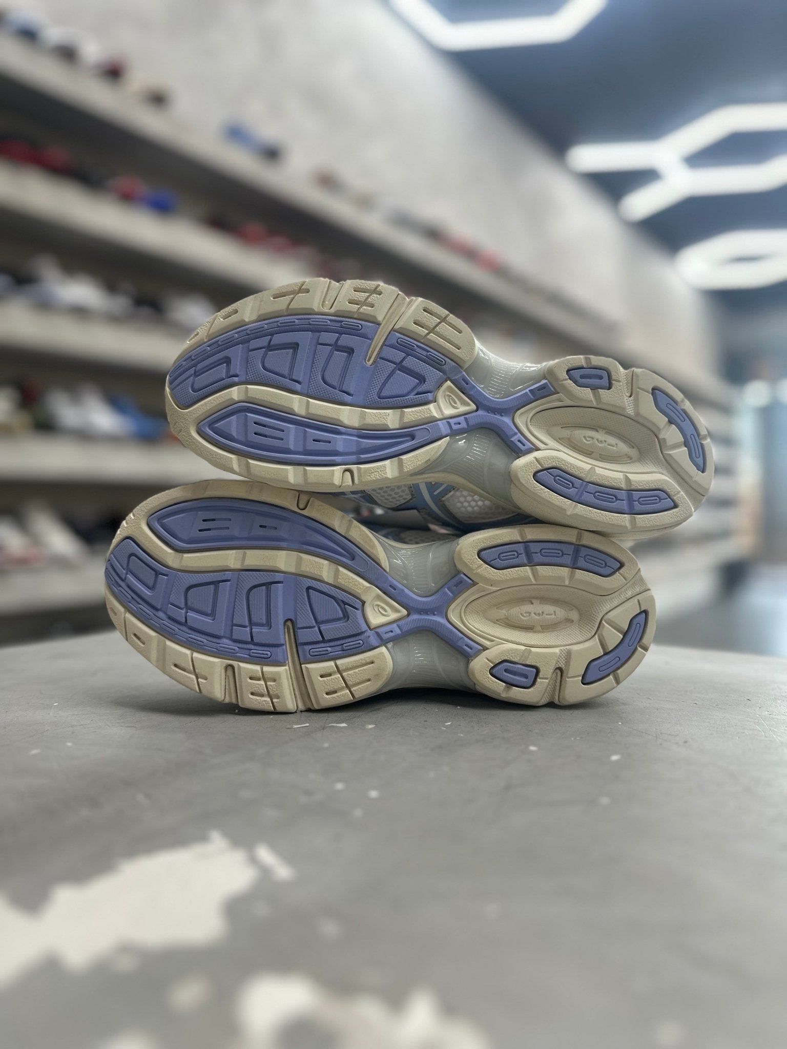 ASICS Gel-1130 White Light Sapphire Sz 8 (PREOWNED) (NO BOX) - Restock AveASICS Gel-1130 White Light Sapphire Sz 8 (PREOWNED) (NO BOX)Restock AveRestock Ave8Restock Ave