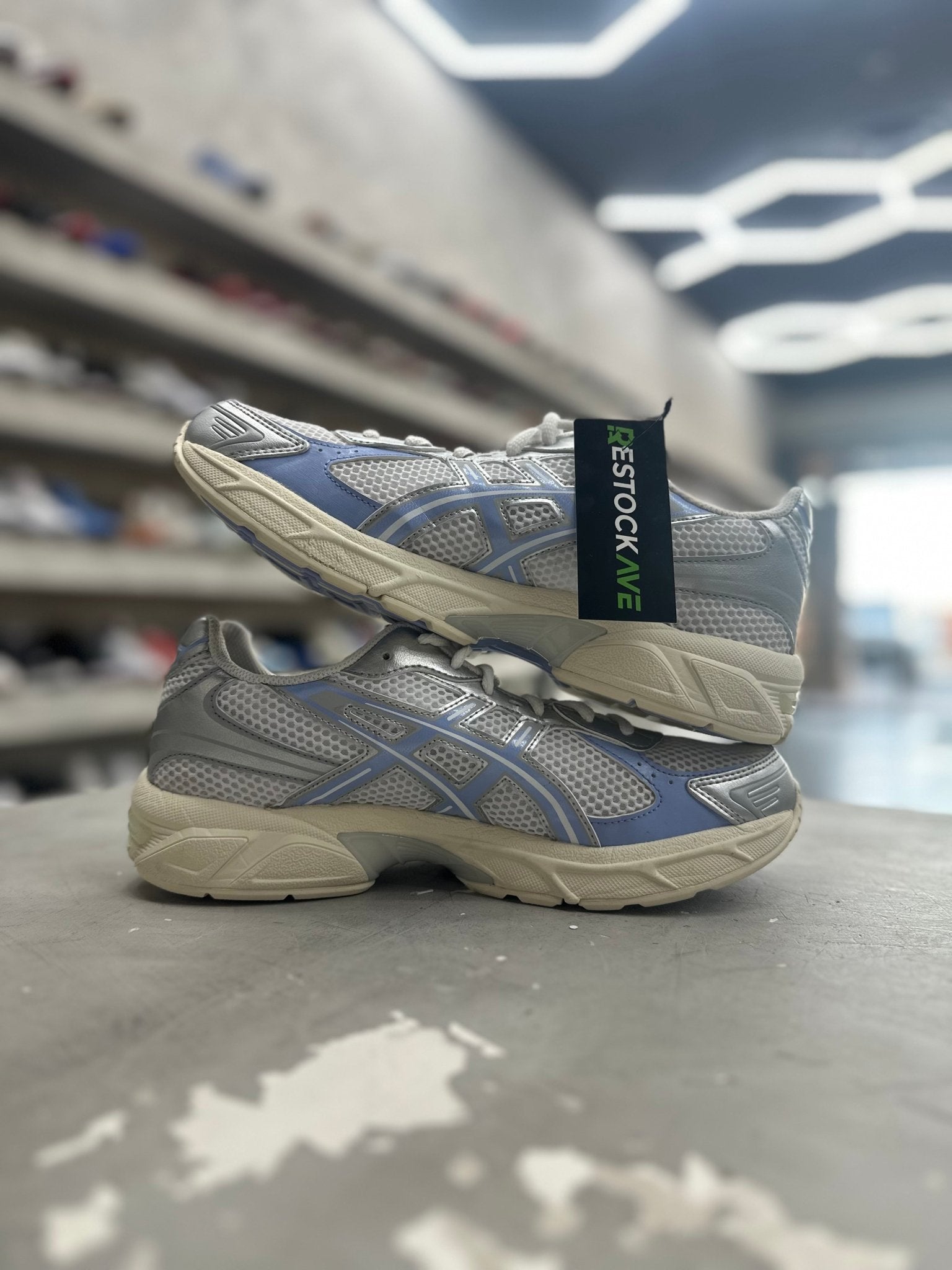 ASICS Gel-1130 White Light Sapphire Sz 8 (PREOWNED) (NO BOX