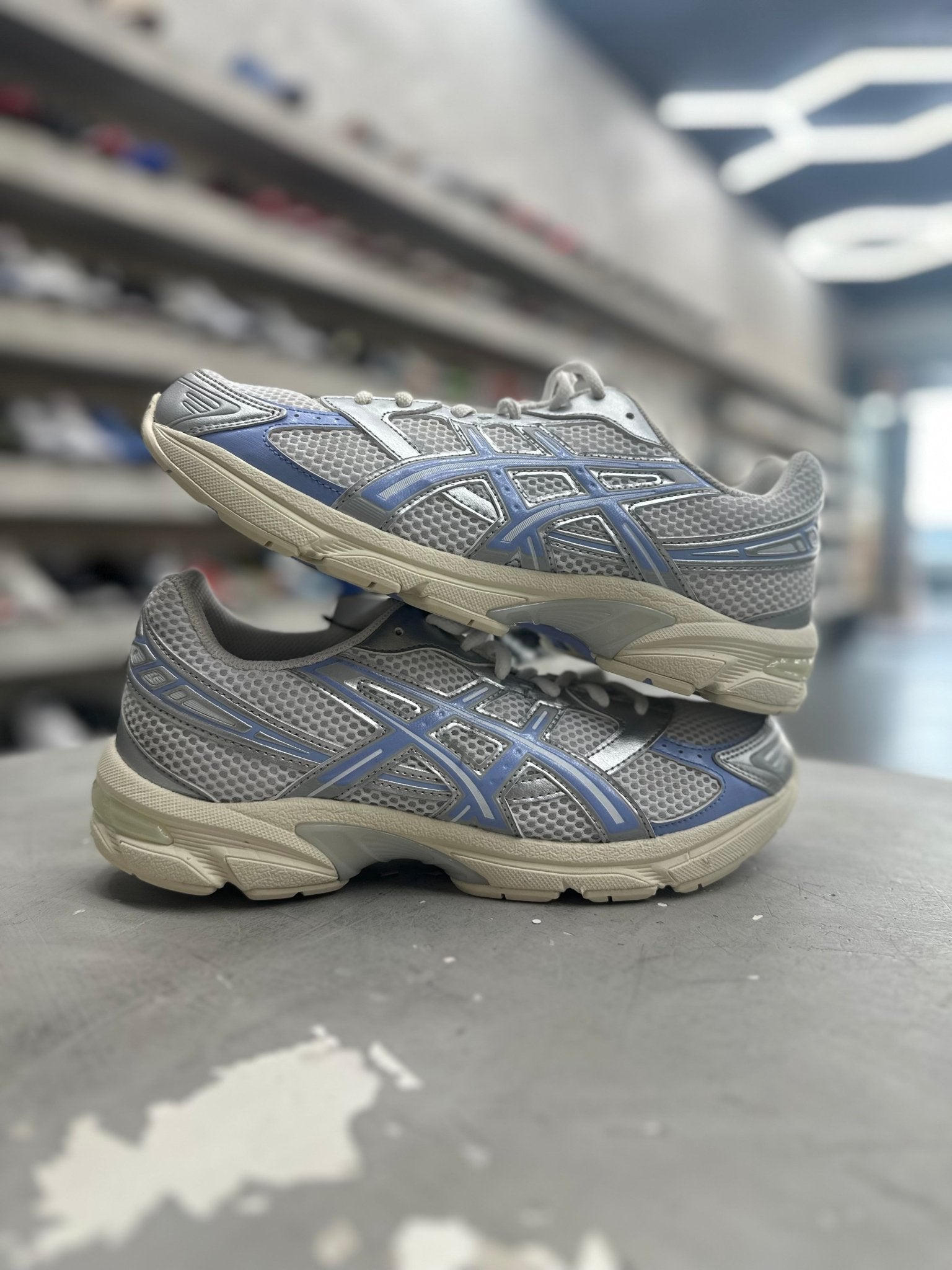 ASICS Gel-1130 White Light Sapphire Sz 8 (PREOWNED) (NO BOX) - Restock AveASICS Gel-1130 White Light Sapphire Sz 8 (PREOWNED) (NO BOX)Restock AveRestock Ave8Restock Ave