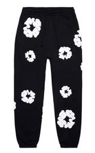 Denim Tears The Cotton Wreath Sweatpants Black Sz L (PREOWNED) - Restock AveDenim Tears The Cotton Wreath Sweatpants Black Sz L (PREOWNED)Restock AveRestock AveL46317171Restock Ave