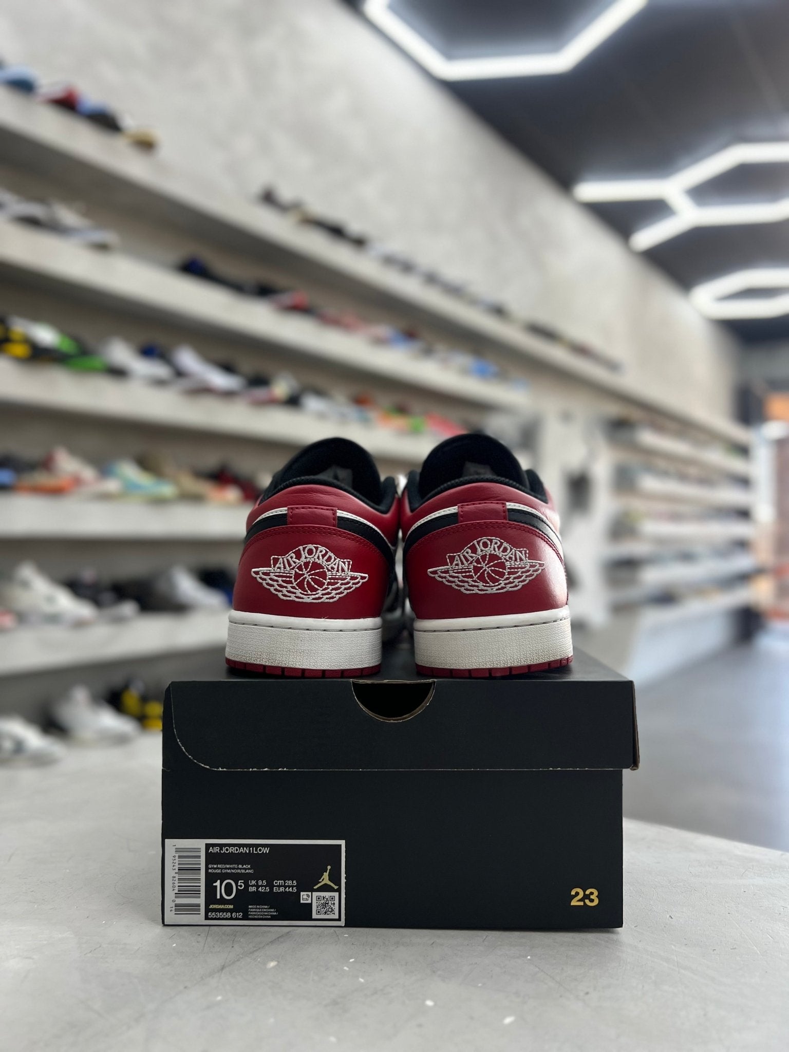 Jordan 1 Low Bred Toe Sz 10.5 (PREOWNED) - Restock AveJordan 1 Low Bred Toe Sz 10.5 (PREOWNED)Restock AveRestock Ave10.5Restock Ave