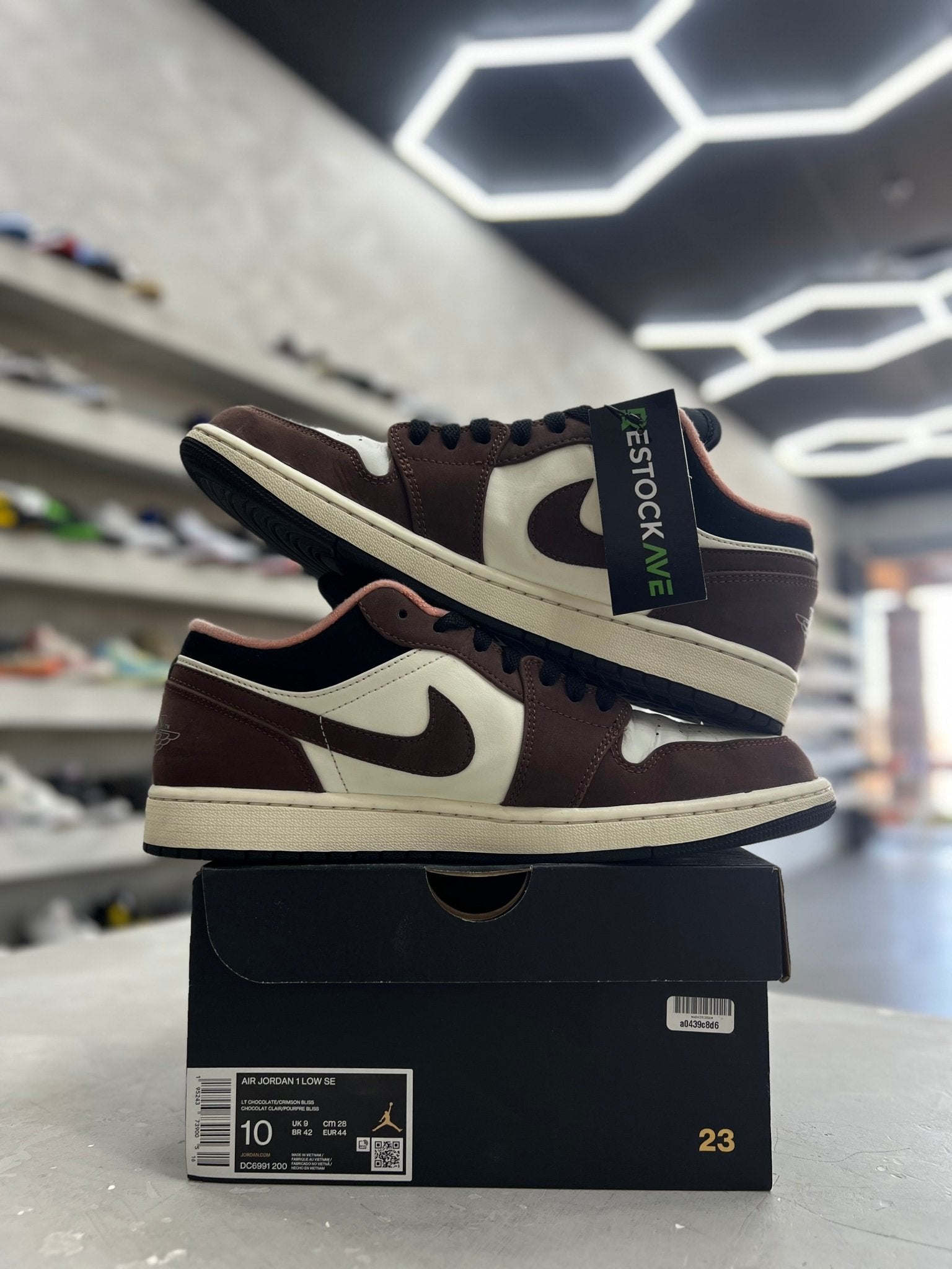 Jordan 1 Low Mocha Sz 10 (PREOWNED) – Restock Ave