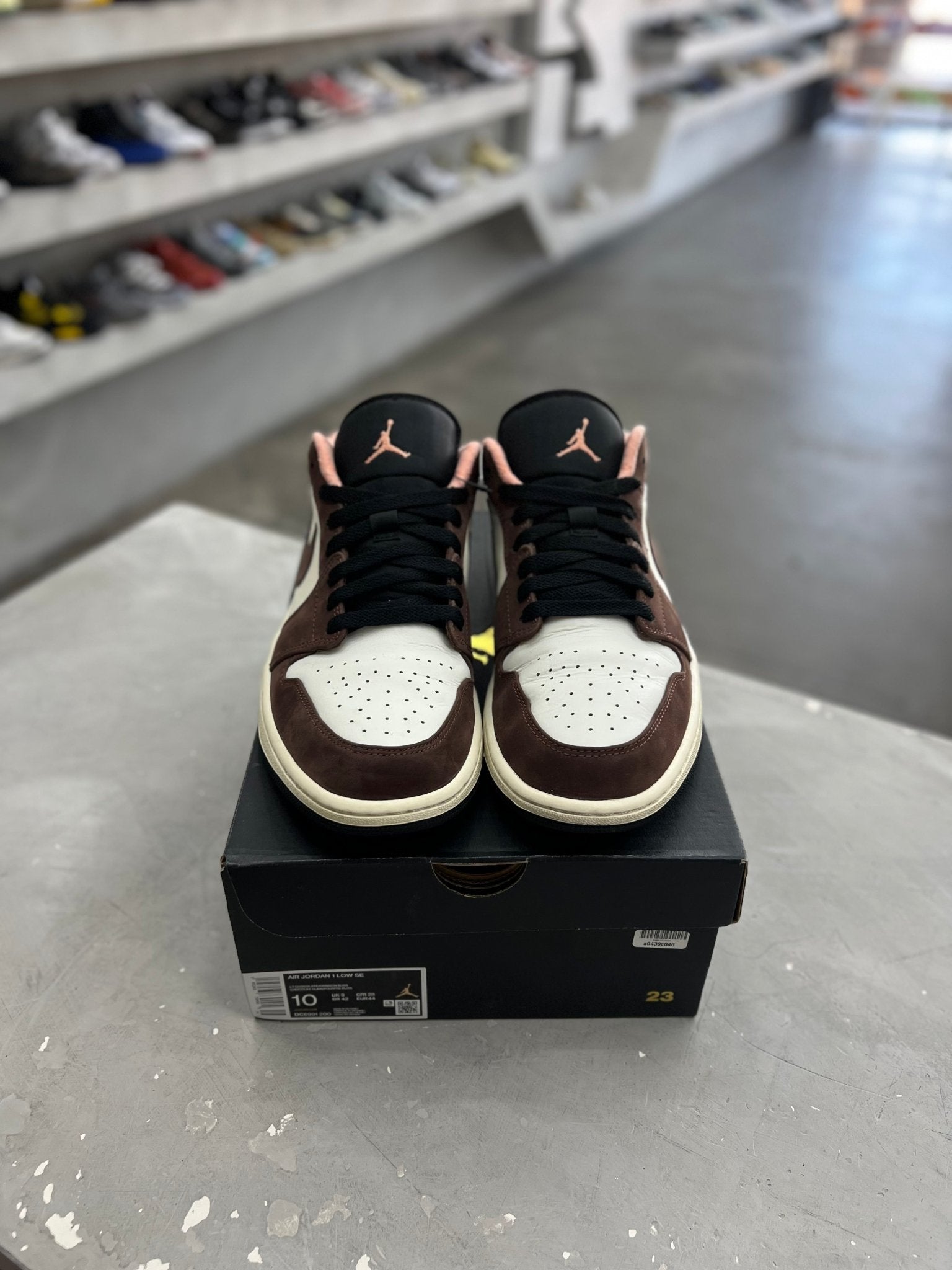 Jordan 1 Low Mocha Sz 10 (PREOWNED) - Restock AveJordan 1 Low Mocha Sz 10 (PREOWNED)Restock AveRestock Ave10Restock Ave