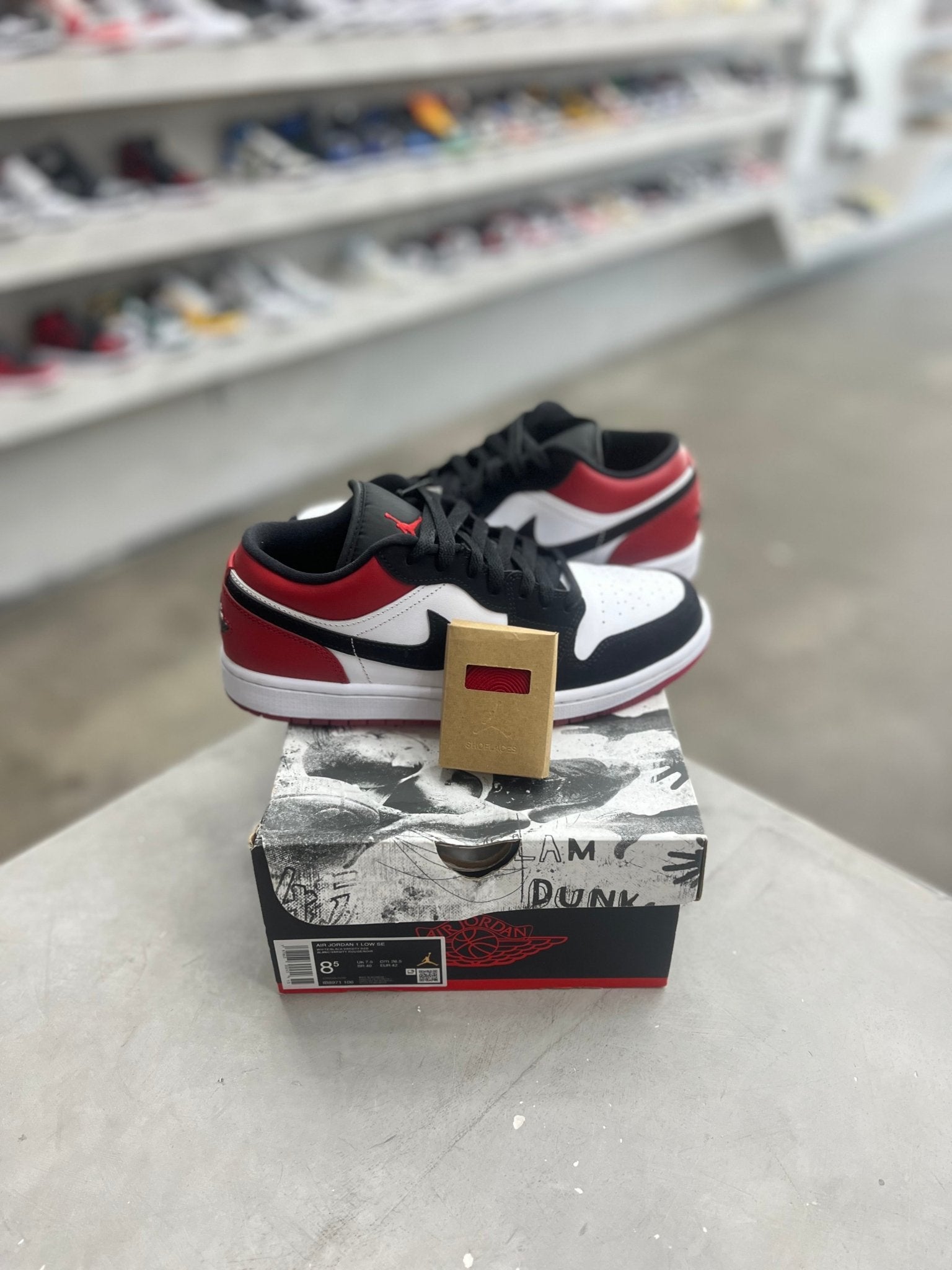 Jordan 1 Low SE Black Toe Sz 8.5 (PREOWNED) - Restock AveJordan 1 Low SE Black Toe Sz 8.5 (PREOWNED)Restock AveRestock Ave8.5Restock Ave