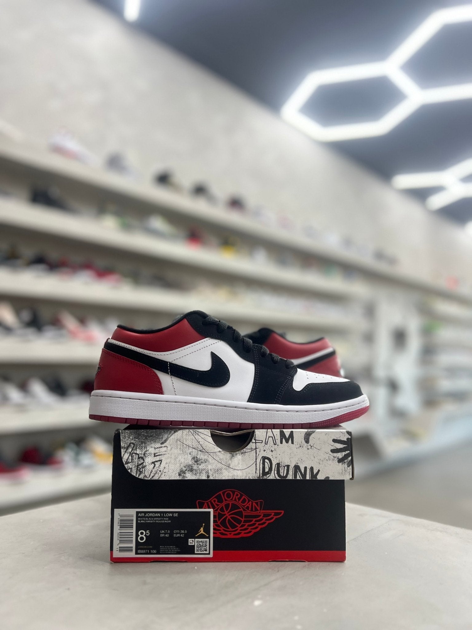 Jordan 1 Low SE Black Toe Sz 8.5 (PREOWNED) - Restock AveJordan 1 Low SE Black Toe Sz 8.5 (PREOWNED)Restock AveRestock Ave8.5Restock Ave