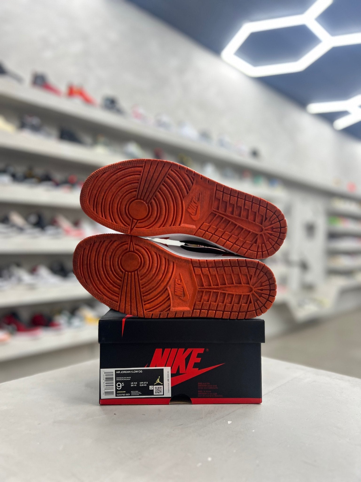 Jordan 1 Low Starfish Sz 9.5 (PREOWNED) - Restock AveJordan 1 Low Starfish Sz 9.5 (PREOWNED)Restock AveRestock Ave9.5Restock Ave