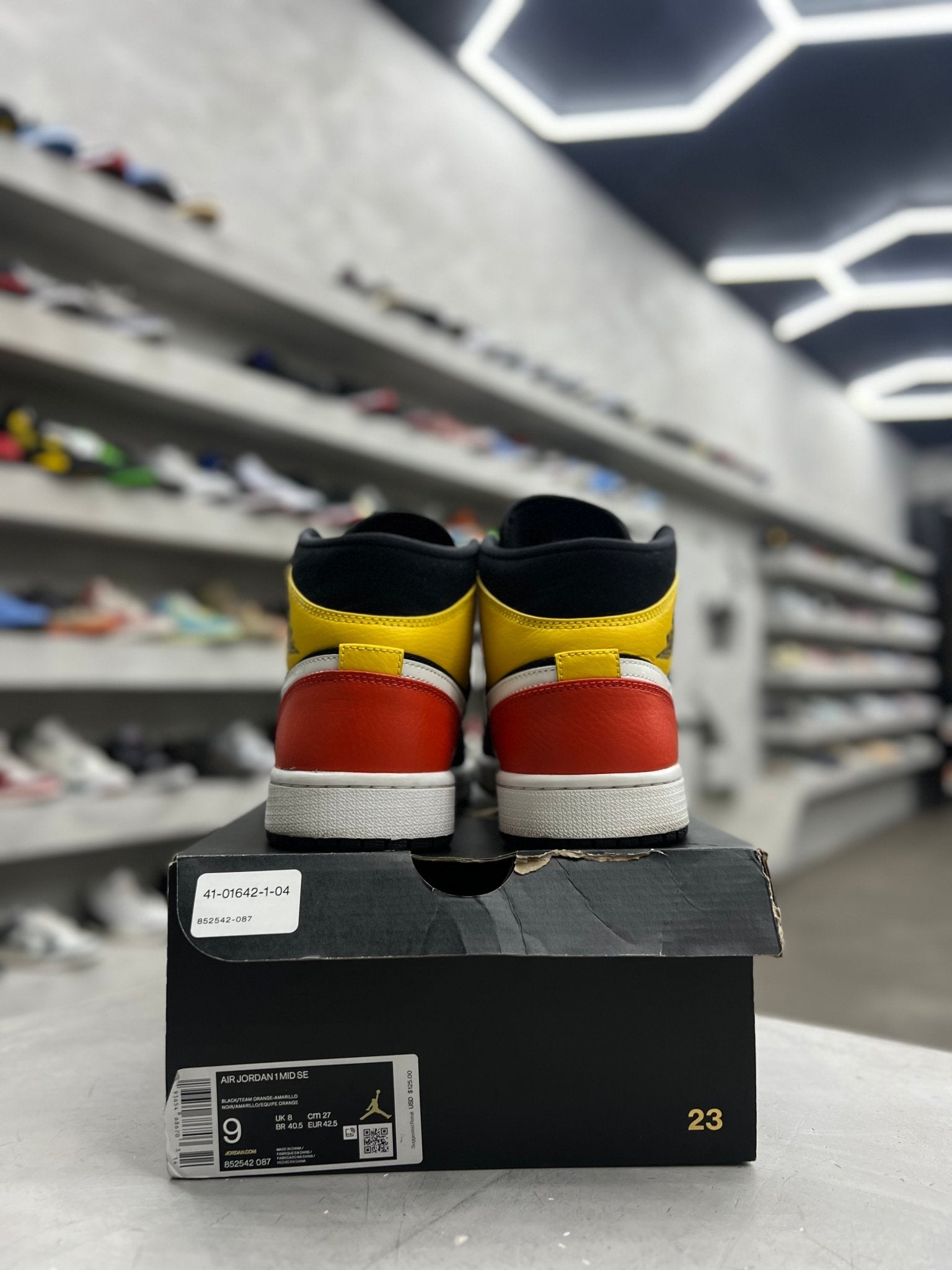 Jordan 1 Mid Black Amarillo Orange Sz 9 (PREOWNED) - Restock AveJordan 1 Mid Black Amarillo Orange Sz 9 (PREOWNED)Restock AveRestock Ave9Restock Ave