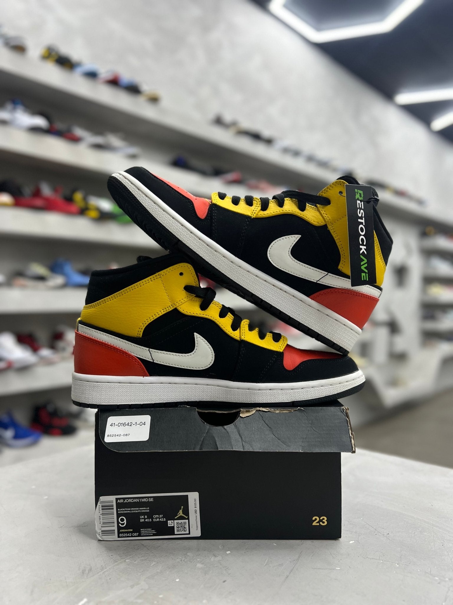 Jordan 1 Mid Black Amarillo Orange Sz 9 (PREOWNED) - Restock AveJordan 1 Mid Black Amarillo Orange Sz 9 (PREOWNED)Restock AveRestock Ave9Restock Ave