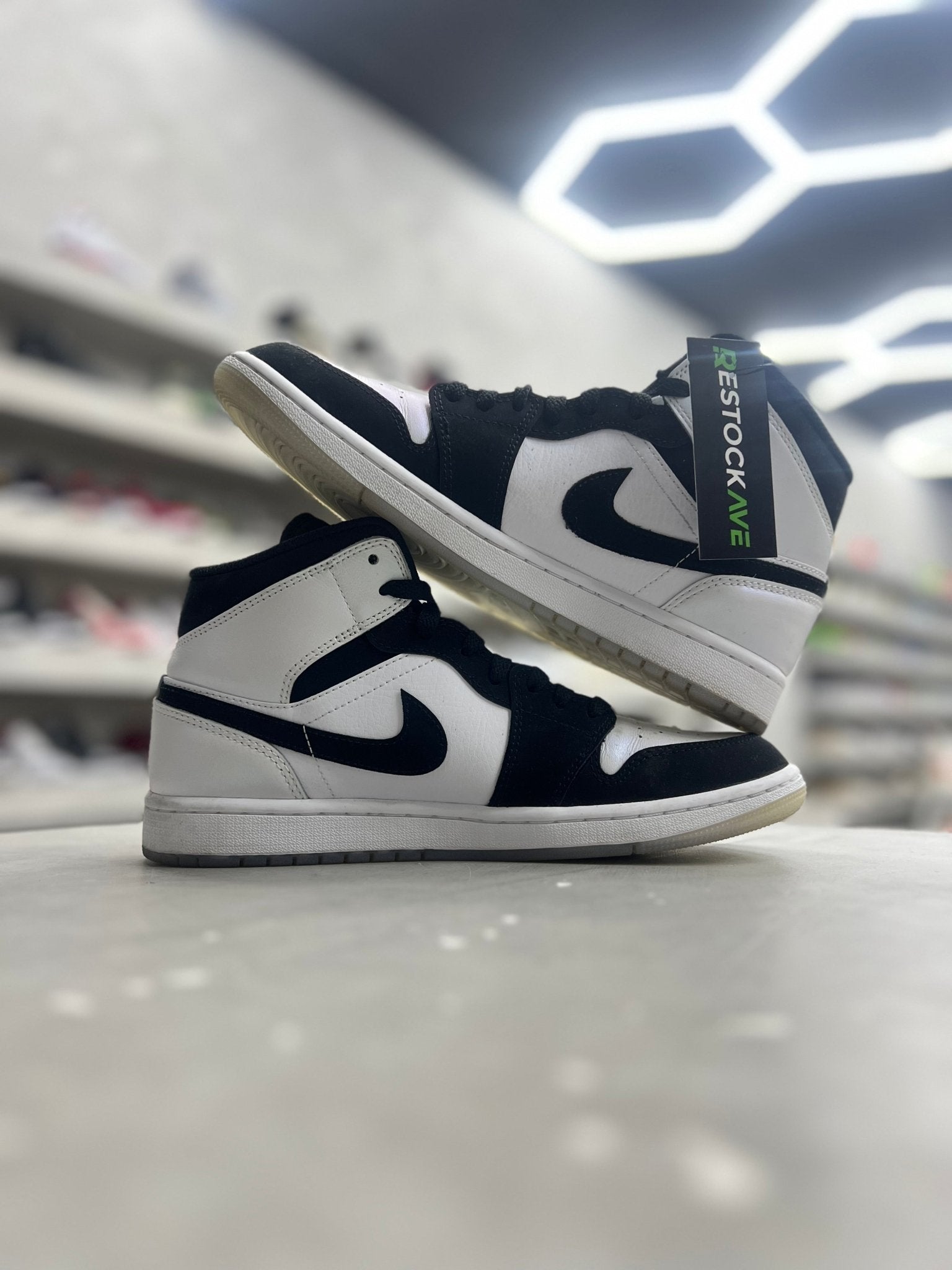 Jordan 1 Mid Diamond Shorts Sz 8.5 (PREOWNED) (NO BOX) - Restock AveJordan 1 Mid Diamond Shorts Sz 8.5 (PREOWNED) (NO BOX)Restock AveRestock Ave8.515095923Restock Ave