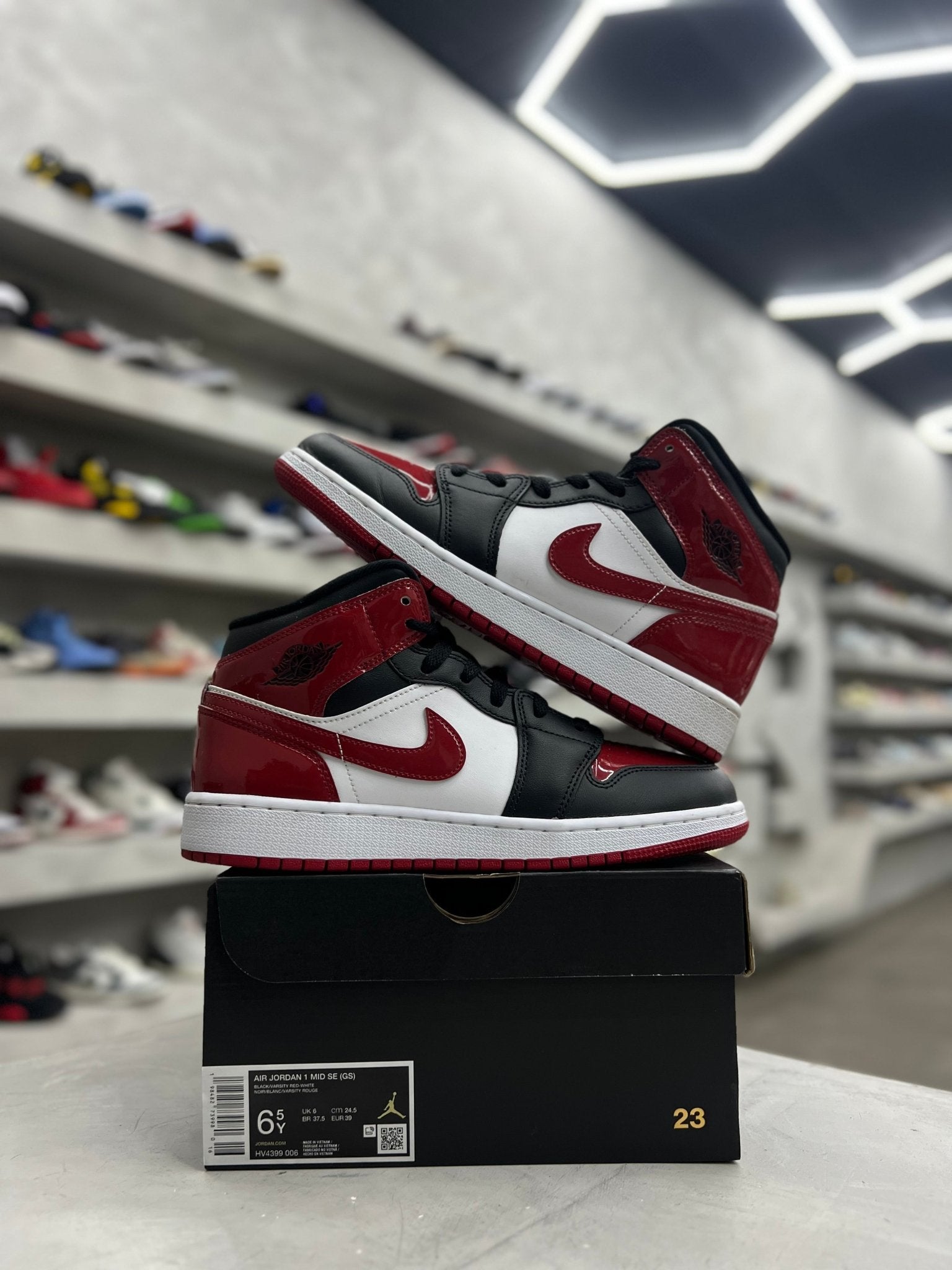Jordan 1 Mid Patent Bred Toe Sz 6.5y (PREOWNED) - Restock AveJordan 1 Mid Patent Bred Toe Sz 6.5y (PREOWNED)Restock AveRestock Ave6.5Restock Ave