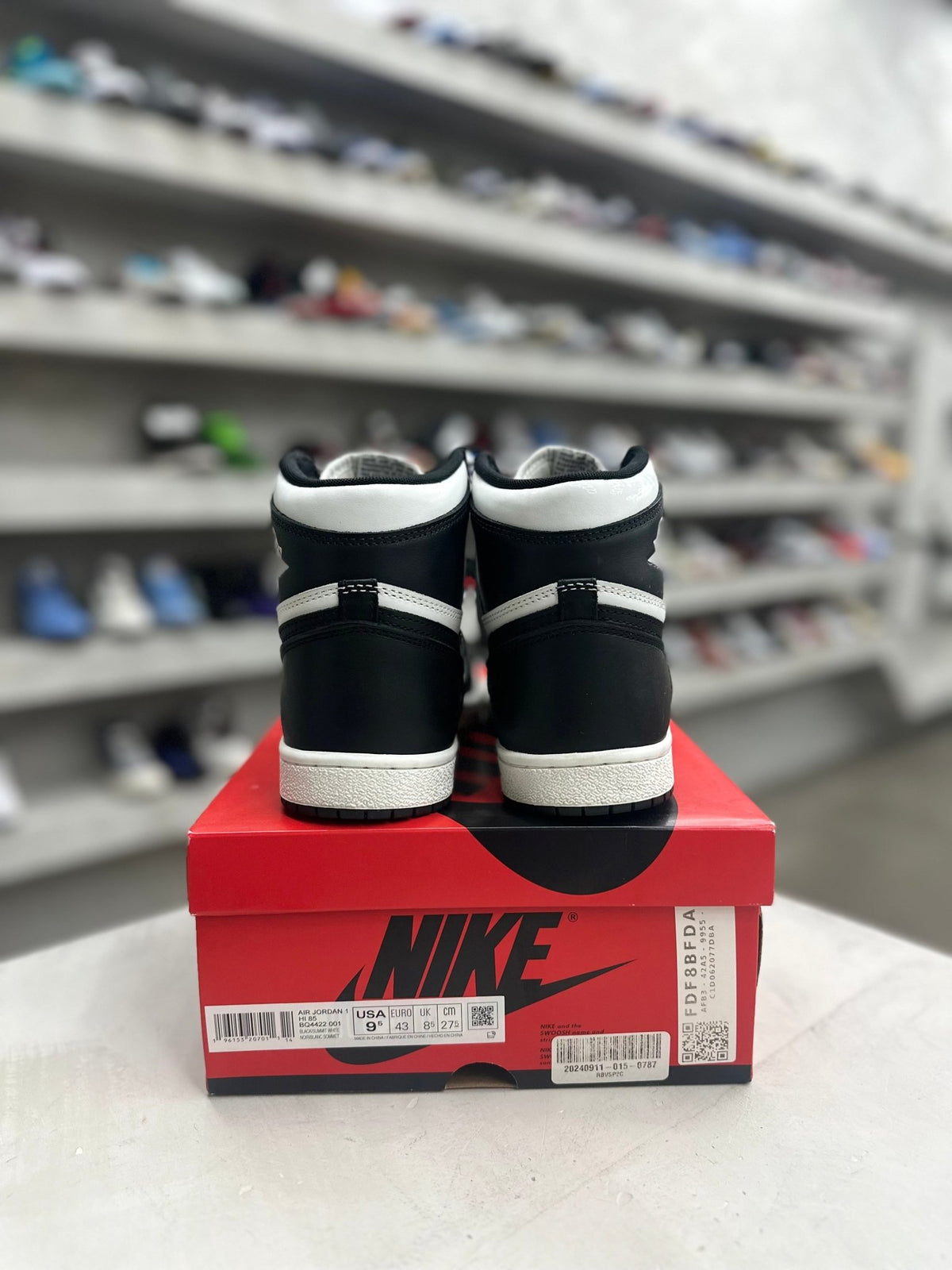 Jordan 1 Retro High '85 Black White Sz 9.5 (PREOWNED) - Restock AveJordan 1 Retro High '85 Black White Sz 9.5 (PREOWNED)Restock AveRestock Ave9.5Restock Ave