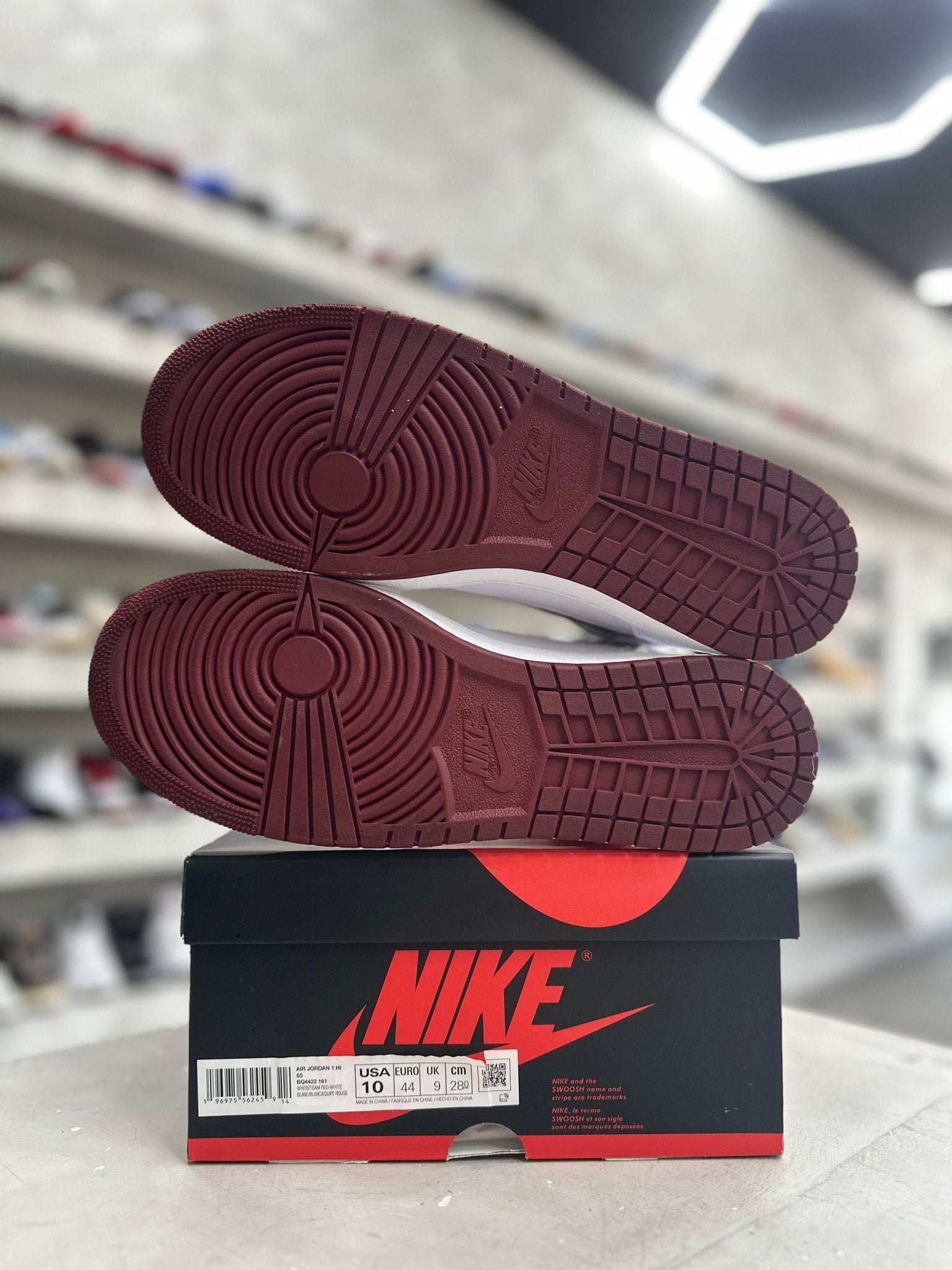 Jordan 1 Retro High '85 OG Metallic Burgundy Sz 10 (PREOWNED) - Restock AveJordan 1 Retro High '85 OG Metallic Burgundy Sz 10 (PREOWNED)Restock AveRestock Ave10Restock Ave