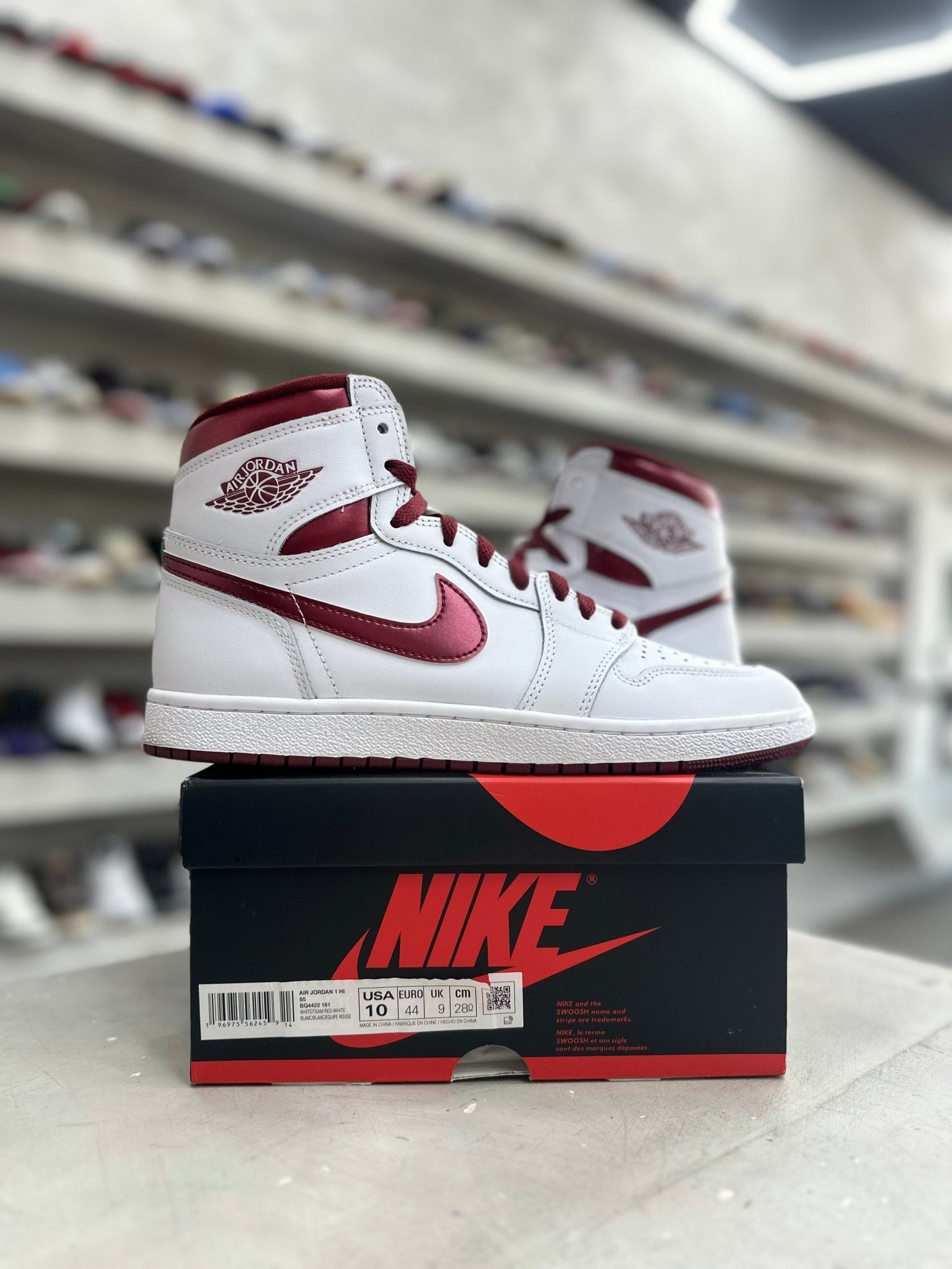 Jordan 1 Retro High '85 OG Metallic Burgundy Sz 10 (PREOWNED) - Restock AveJordan 1 Retro High '85 OG Metallic Burgundy Sz 10 (PREOWNED)Restock AveRestock Ave10Restock Ave