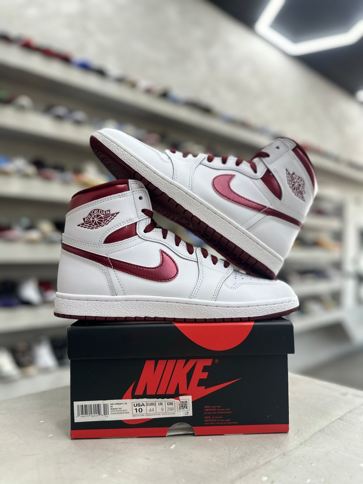 Jordan 1 Retro High '85 OG Metallic Burgundy Sz 10 (PREOWNED) - Restock AveJordan 1 Retro High '85 OG Metallic Burgundy Sz 10 (PREOWNED)Restock AveRestock Ave10Restock Ave