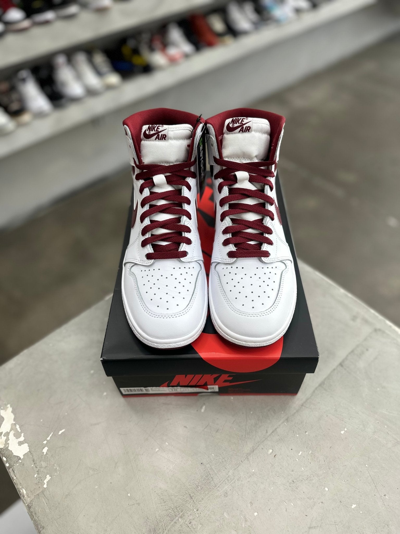Jordan 1 Retro High '85 OG Metallic Burgundy Sz 10 (PREOWNED) - Restock AveJordan 1 Retro High '85 OG Metallic Burgundy Sz 10 (PREOWNED)Restock AveRestock Ave10Restock Ave