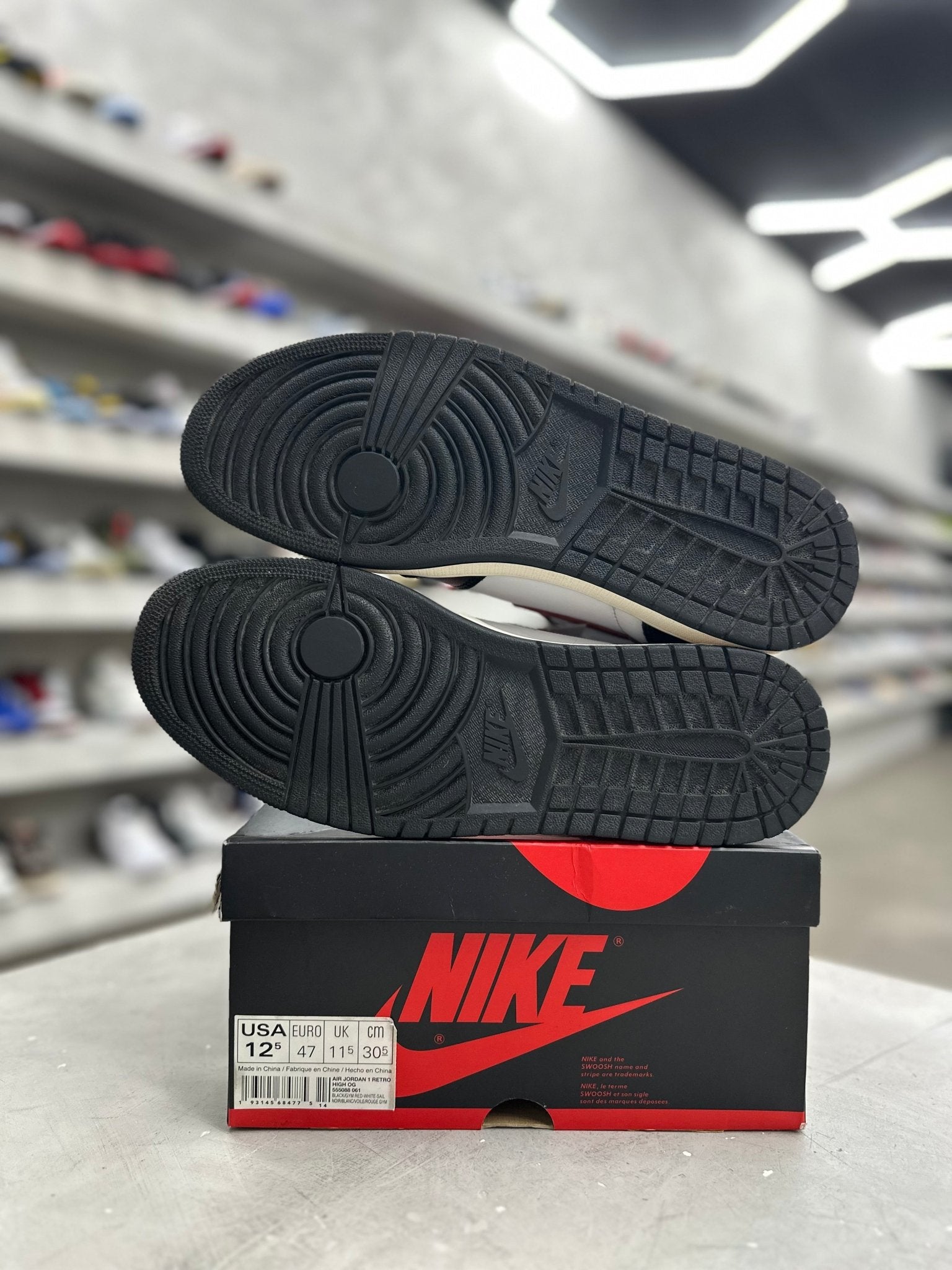 Jordan 1 Retro High Black Gym Red Sz 12.5 (PREOWNED) - Restock AveJordan 1 Retro High Black Gym Red Sz 12.5 (PREOWNED)Restock AveRestock Ave12.5Restock Ave