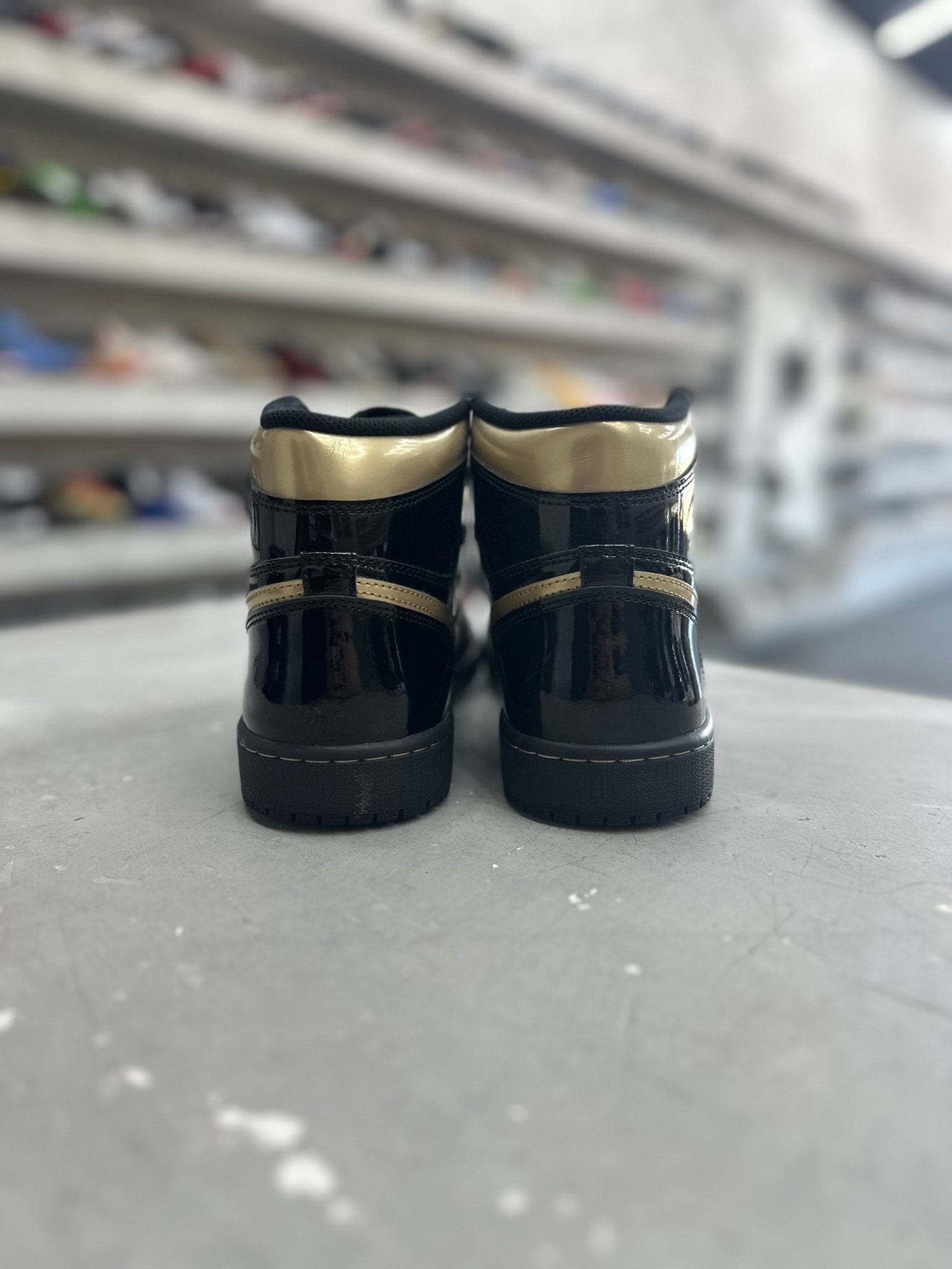 Jordan 1 Retro High Black Metallic Gold Sz 8.5 (PREOWNED)(NO BOX) - Restock AveJordan 1 Retro High Black Metallic Gold Sz 8.5 (PREOWNED)(NO BOX)Restock AveRestock Ave8.5Restock Ave