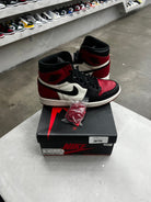 Jordan 1 Retro High Bred Toe Sz 9 (PREOWNED) - Restock AveJordan 1 Retro High Bred Toe Sz 9 (PREOWNED)Restock AveRestock Ave9Restock Ave