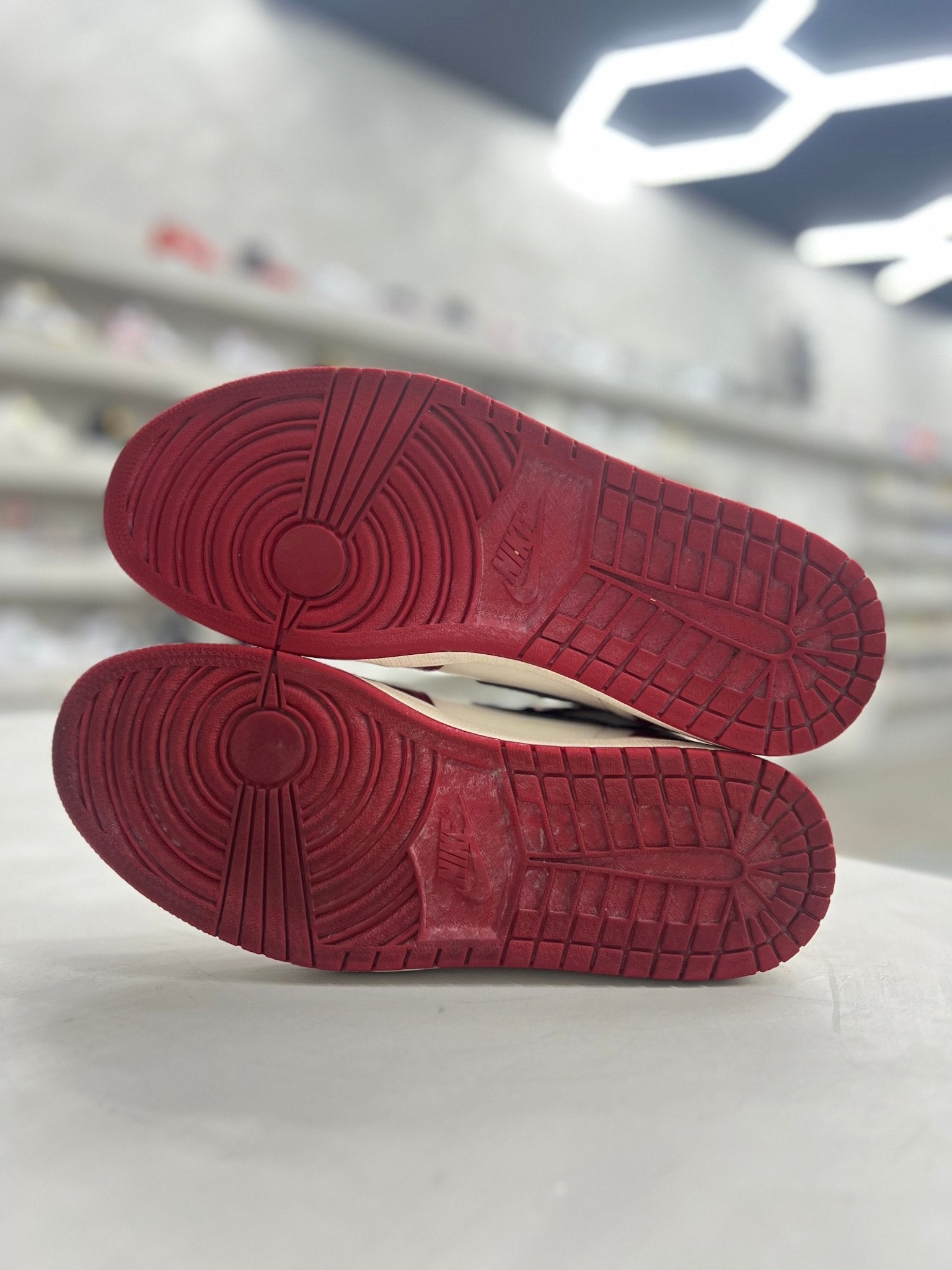 Jordan 1 Retro High Chicago Lost and Sz 10.5 (PREOWNED)(no box) - Restock AveJordan 1 Retro High Chicago Lost and Sz 10.5 (PREOWNED)(no box)Restock AveRestock AveRestock Ave