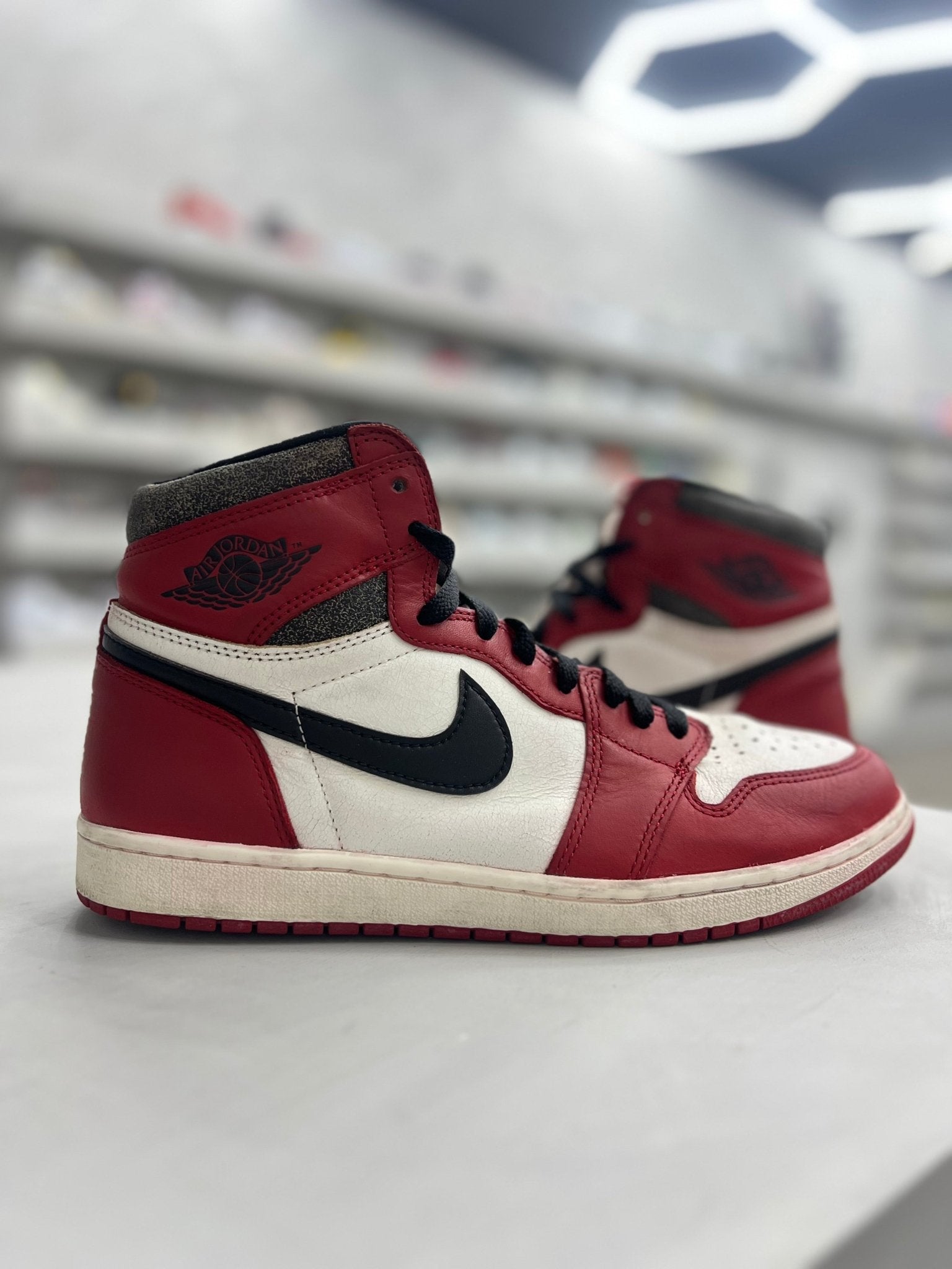 Jordan 1 Retro High Chicago Lost and Sz 10.5 (PREOWNED)(no box) - Restock AveJordan 1 Retro High Chicago Lost and Sz 10.5 (PREOWNED)(no box)Restock AveRestock AveRestock Ave
