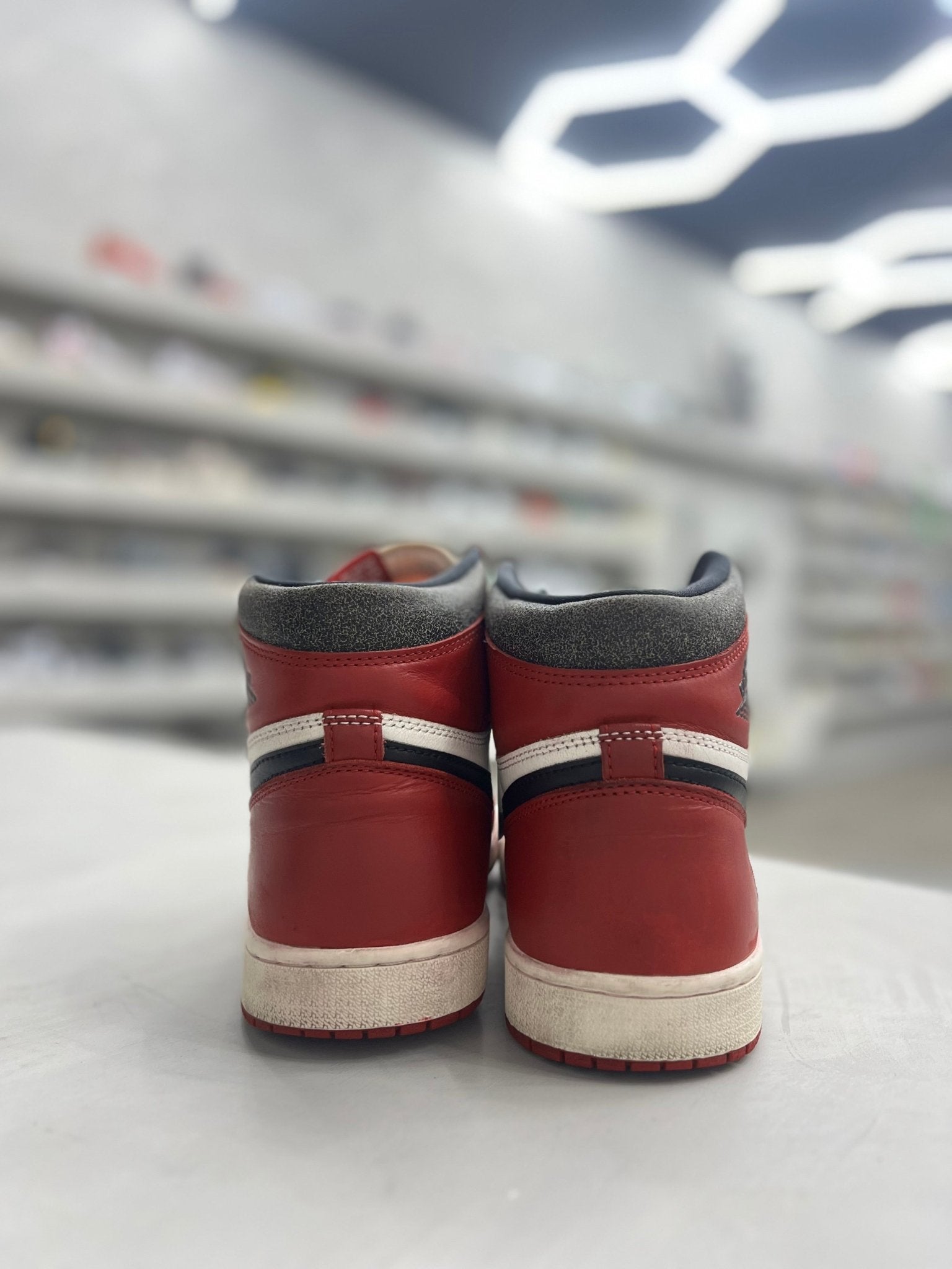Jordan 1 Retro High Chicago Lost and Sz 10.5 (PREOWNED)(no box) - Restock AveJordan 1 Retro High Chicago Lost and Sz 10.5 (PREOWNED)(no box)Restock AveRestock AveRestock Ave