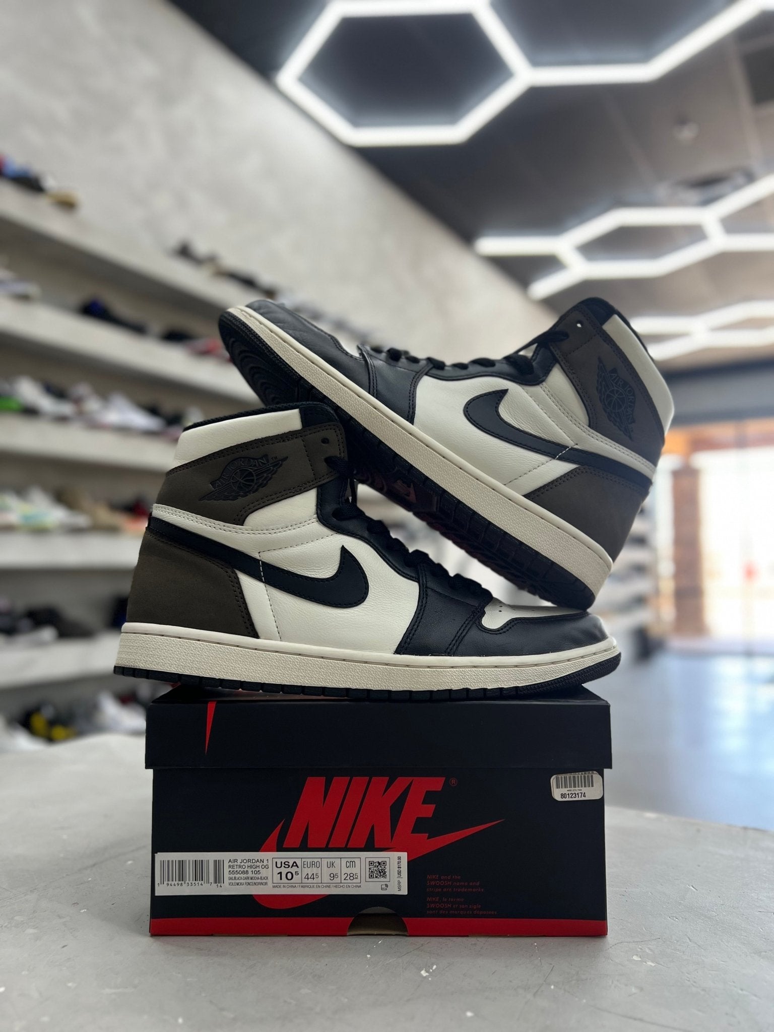 Jordan 1 Retro High Dark Mocha Sz 10.5 (PREOWNED) - Restock AveJordan 1 Retro High Dark Mocha Sz 10.5 (PREOWNED)Restock AveRestock Ave10.597835379Restock Ave