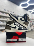 Jordan 1 Retro High Dark Mocha Sz 12 (PREOWNED) - Restock AveJordan 1 Retro High Dark Mocha Sz 12 (PREOWNED)Restock AveRestock Ave12Restock Ave