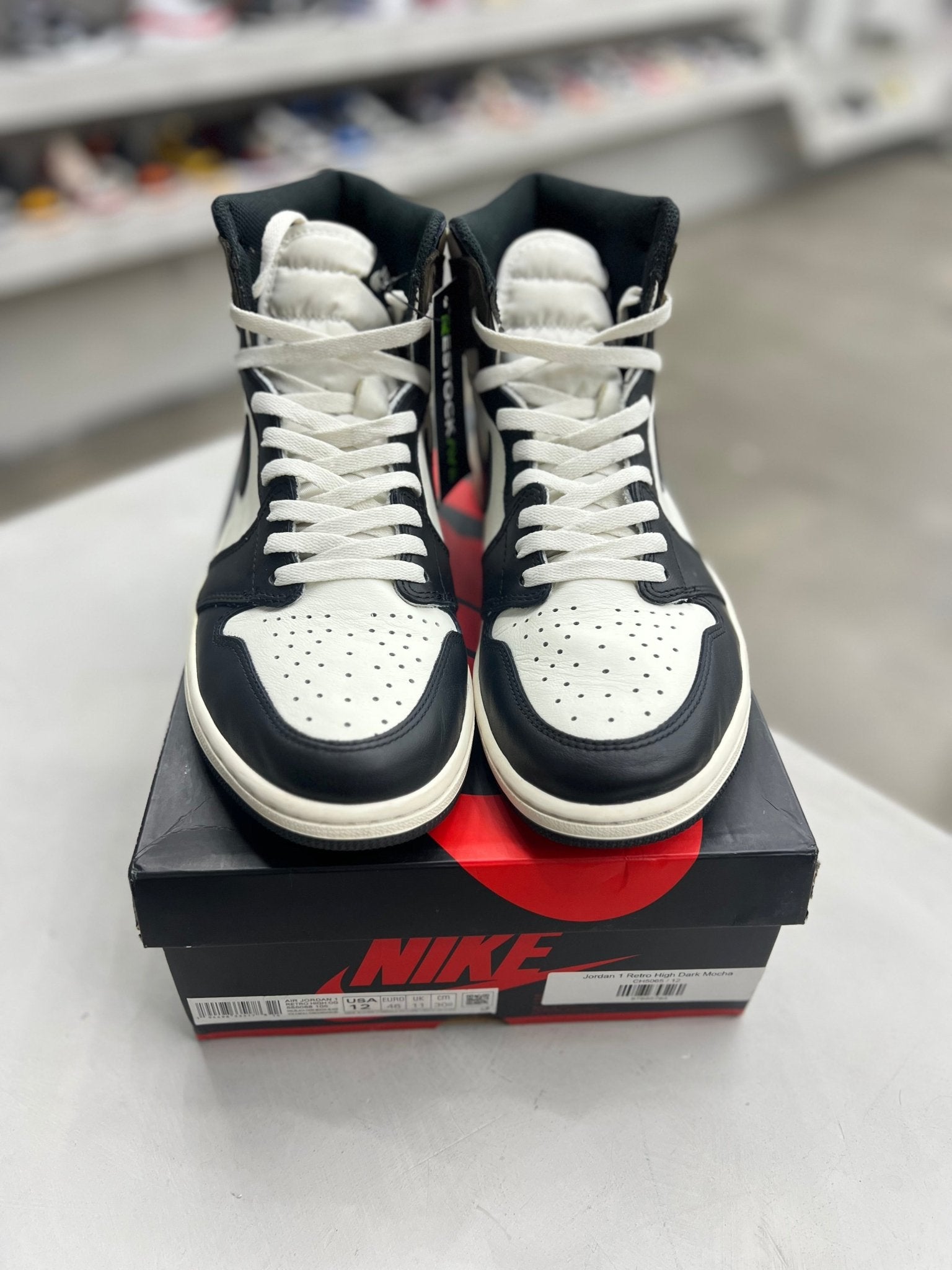 Jordan 1 Retro High Dark Mocha Sz 12 (PREOWNED) - Restock AveJordan 1 Retro High Dark Mocha Sz 12 (PREOWNED)Restock AveRestock Ave12Restock Ave
