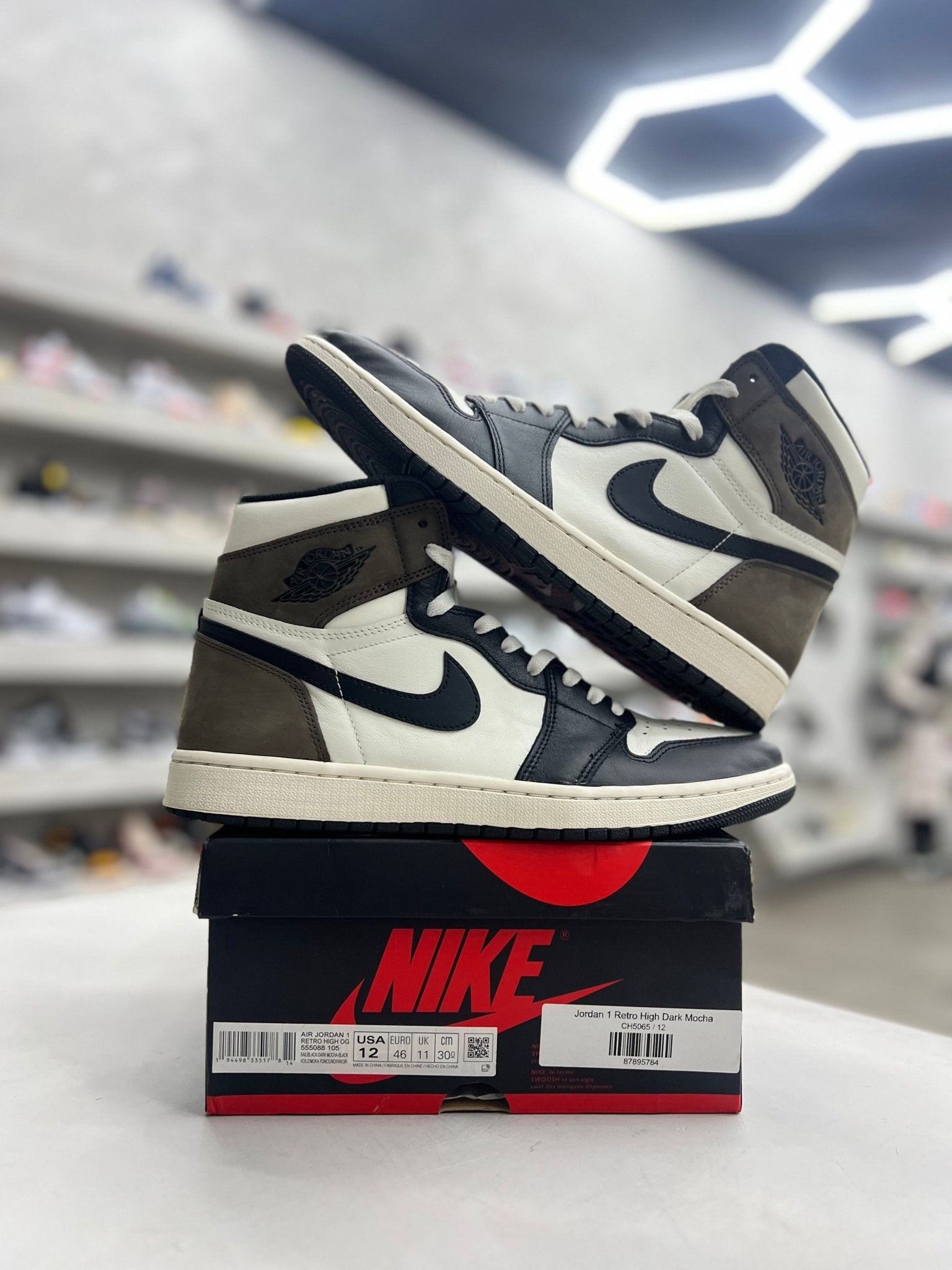 Jordan 1 Retro High Dark Mocha Sz 12 (PREOWNED) - Restock AveJordan 1 Retro High Dark Mocha Sz 12 (PREOWNED)Restock AveRestock Ave12Restock Ave