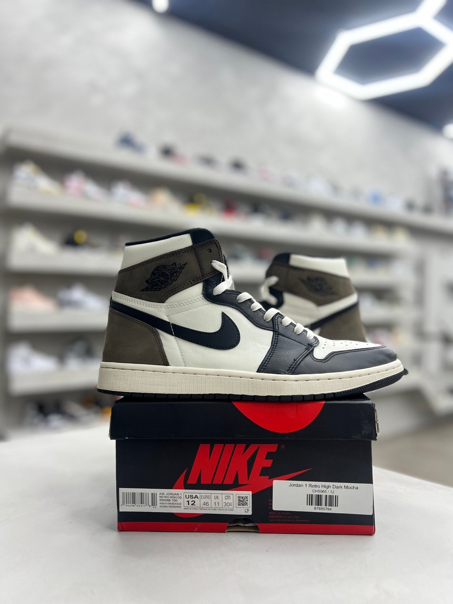 Jordan 1 Retro High Dark Mocha Sz 12 (PREOWNED) - Restock AveJordan 1 Retro High Dark Mocha Sz 12 (PREOWNED)Restock AveRestock Ave12Restock Ave