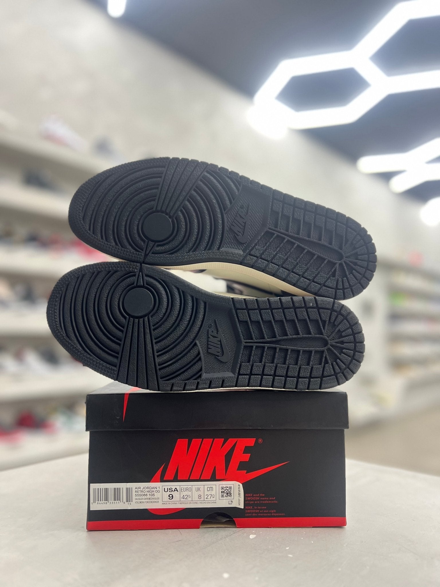 JORDAN 1 RETRO HIGH DARK MOCHA SZ 9 (PREOWNED) – Restock Ave JORDAN 1 RETRO HIGH DARK MOCHA SZ 9 (PREOWNED) – Restock Ave
