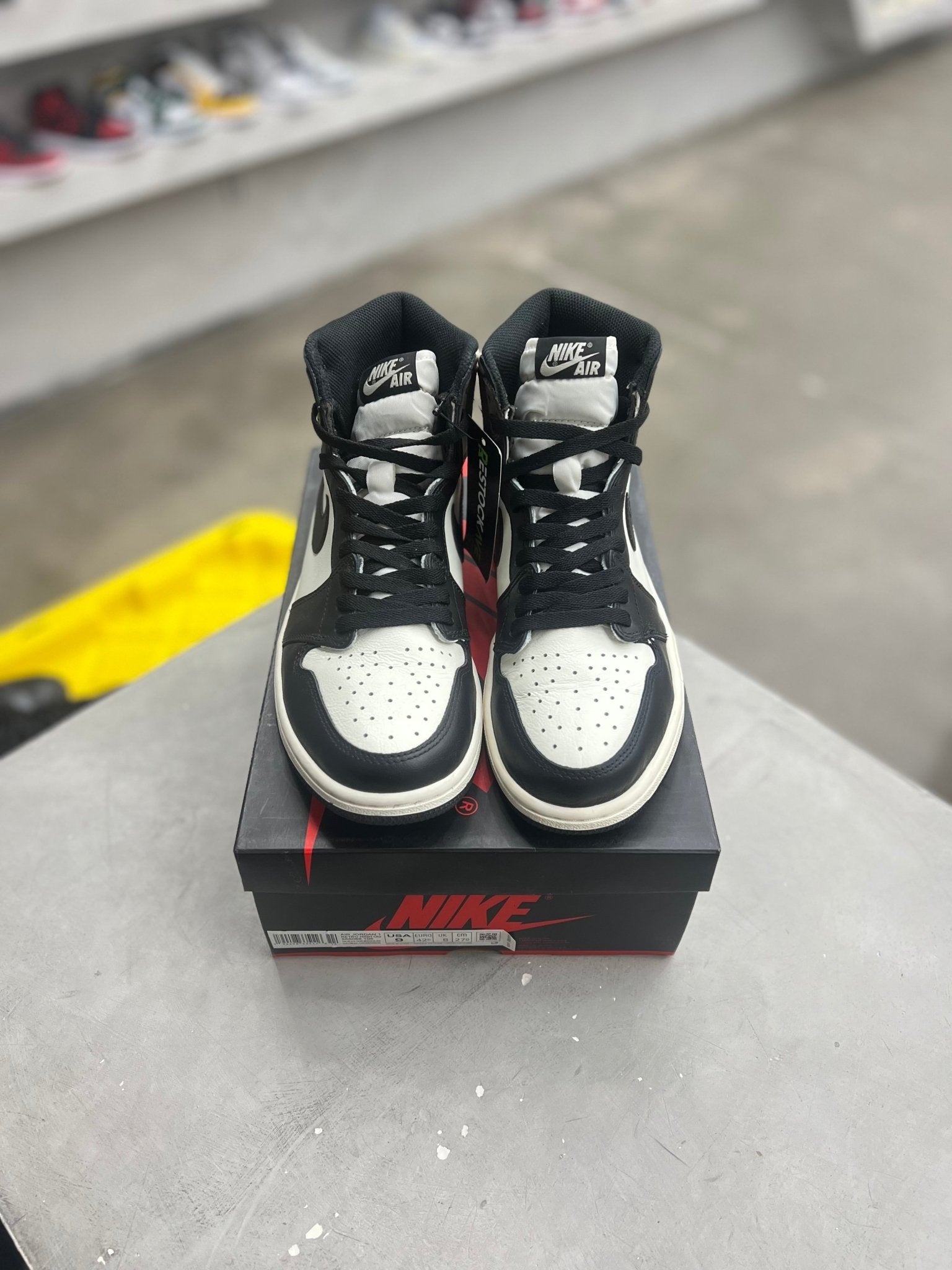 JORDAN 1 RETRO HIGH DARK MOCHA SZ 9 (PREOWNED) – Restock Ave