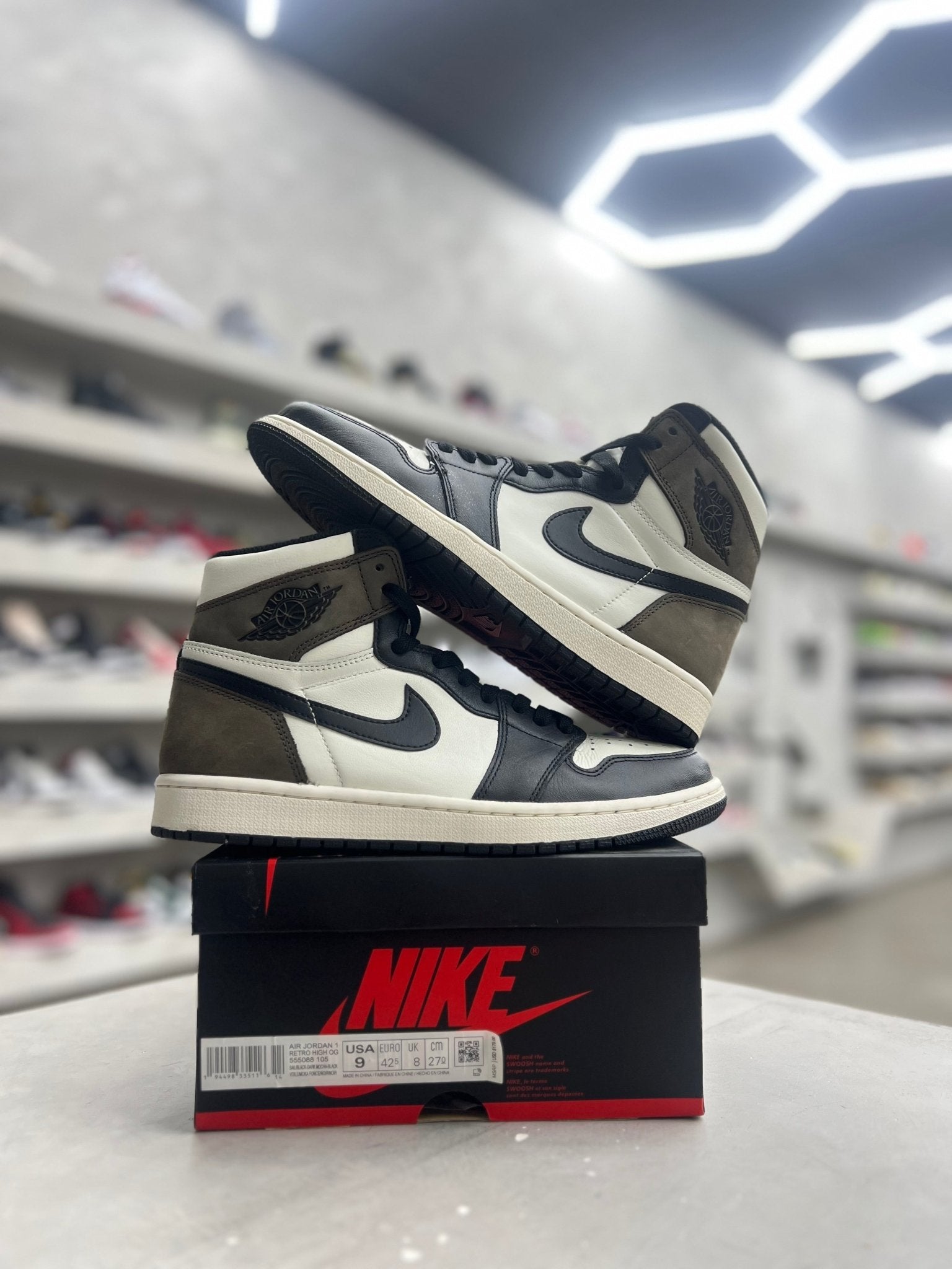 JORDAN 1 RETRO HIGH DARK MOCHA SZ 9 (PREOWNED) – Restock Ave
