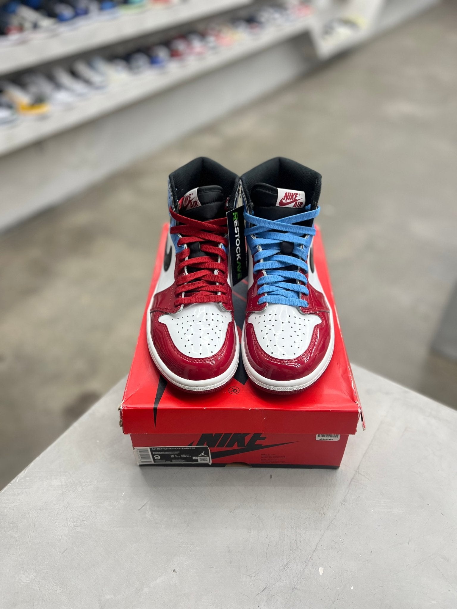 Jordan 1 Retro High Fearless UNC Chicago Sz 9 (PREOWNED) - Restock AveJordan 1 Retro High Fearless UNC Chicago Sz 9 (PREOWNED)Restock AveRestock Ave9Restock Ave
