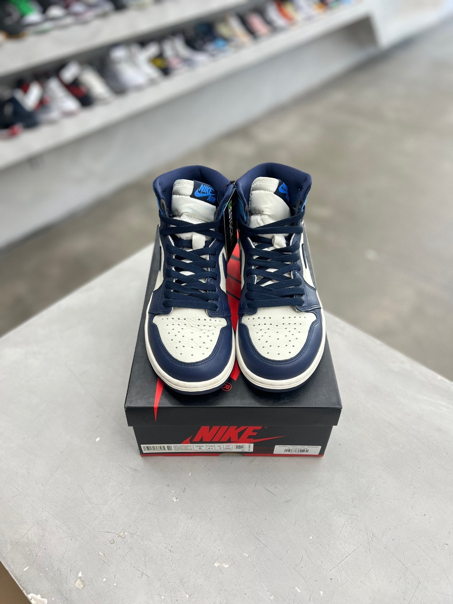 Jordan 1 Retro High Obsidian Sz 8 (PREOWNED) - Restock AveJordan 1 Retro High Obsidian Sz 8 (PREOWNED)Restock AveRestock Ave826242675Restock Ave