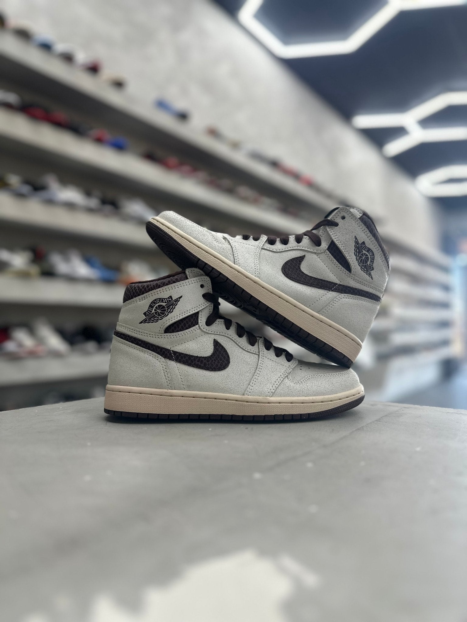 Jordan 1 Retro High OG A Ma Maniére Sz 7 (PREOWNED) (NO BOX