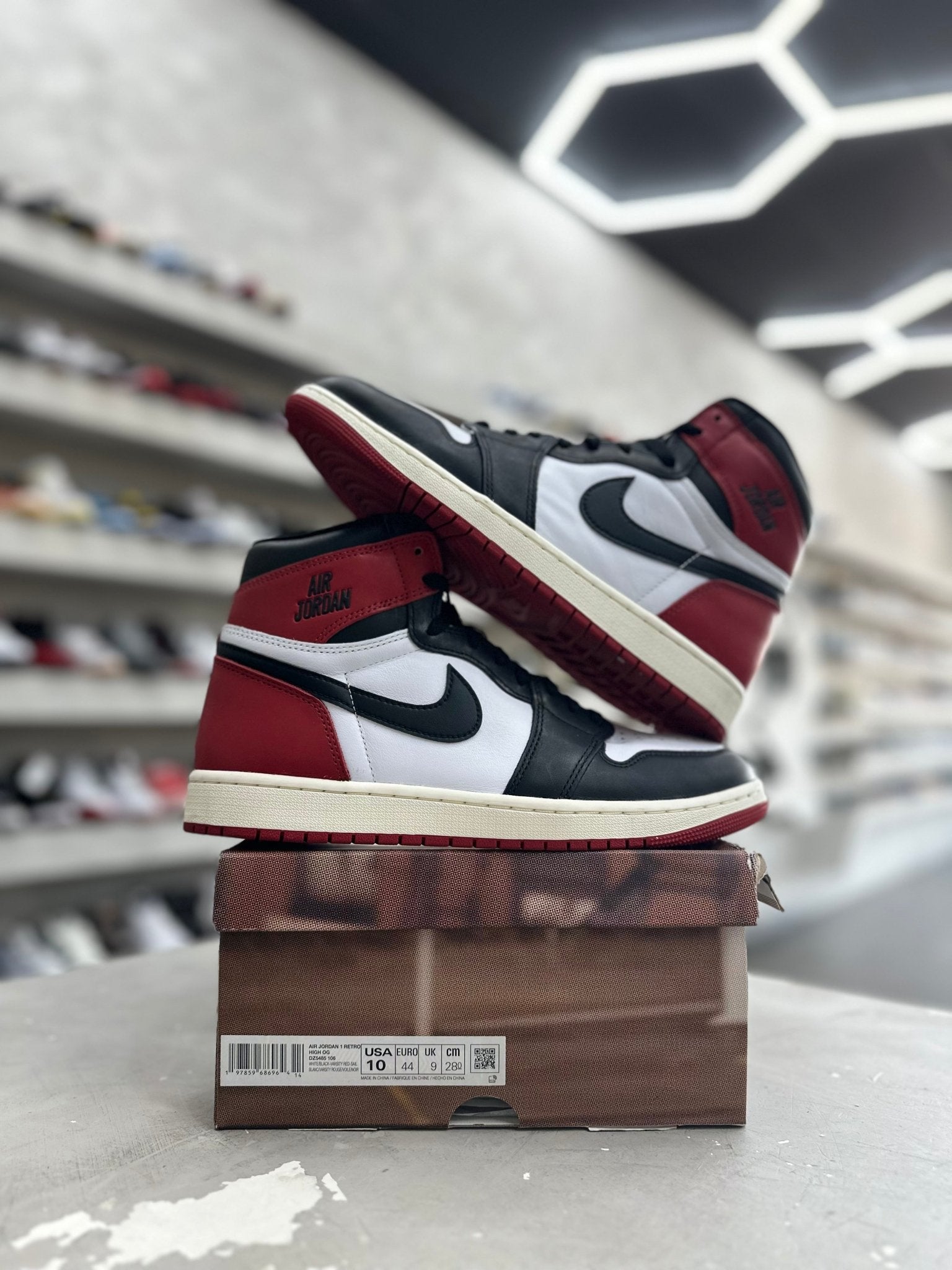 Jordan 1 Retro High OG Black Toe Reimagined Sz 10 (PREOWNED) - Restock AveJordan 1 Retro High OG Black Toe Reimagined Sz 10 (PREOWNED)Restock AveRestock Ave10Restock Ave