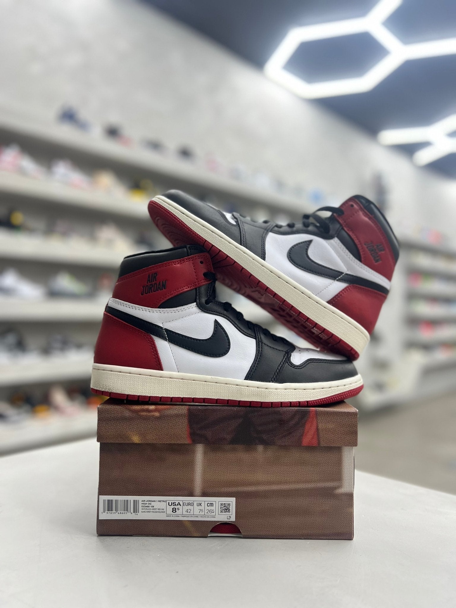 Jordan 1 Retro High OG Black Toe Reimagined Sz 8.5 (PREOWNED) - Restock AveJordan 1 Retro High OG Black Toe Reimagined Sz 8.5 (PREOWNED)Restock AveRestock Ave8.5Restock Ave