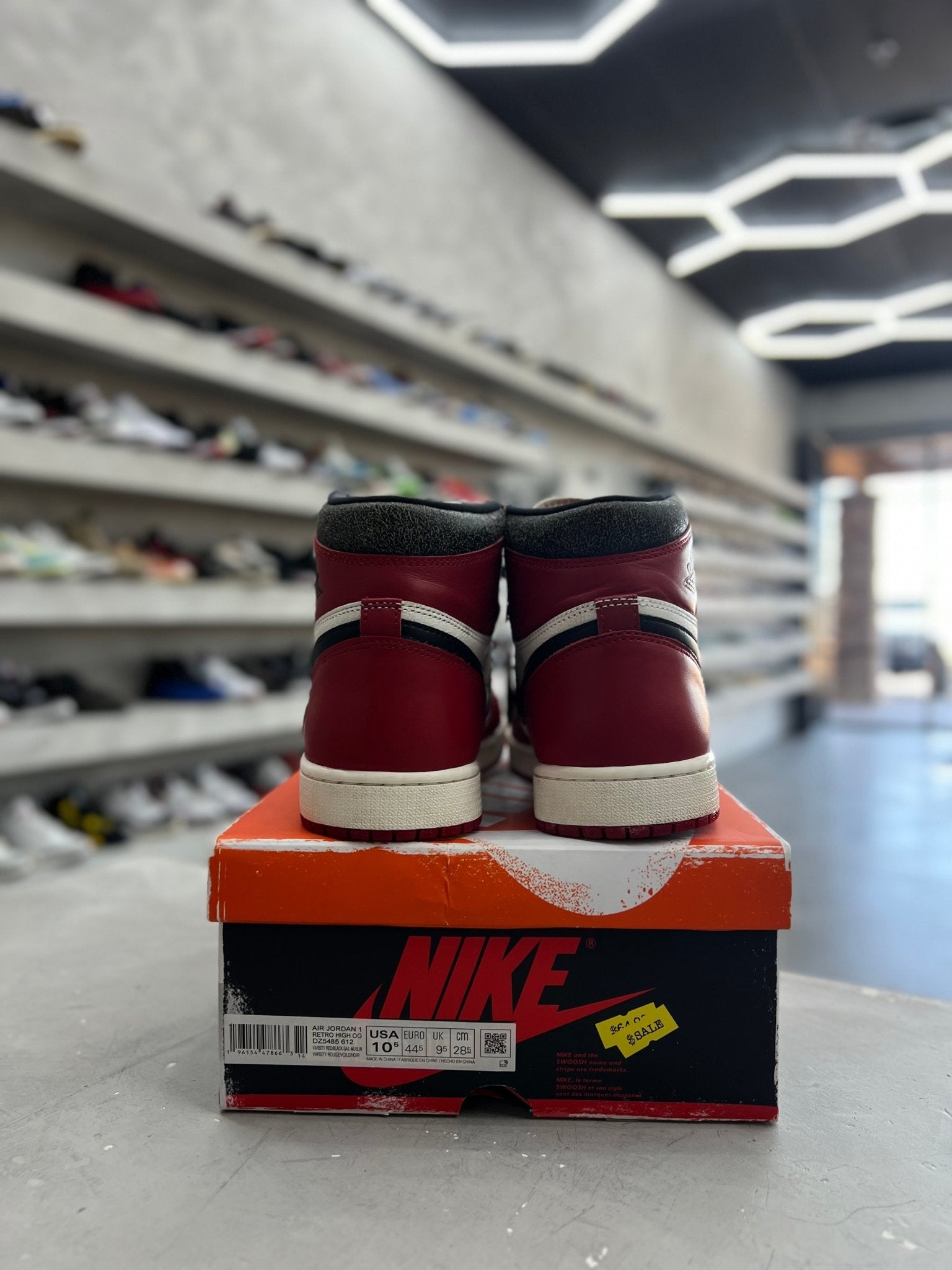 Jordan 1 Retro High OG Chicago Lost and Found Sz 10.5 (PREOWNED) - Restock AveJordan 1 Retro High OG Chicago Lost and Found Sz 10.5 (PREOWNED)Restock AveRestock Ave10.5Restock Ave