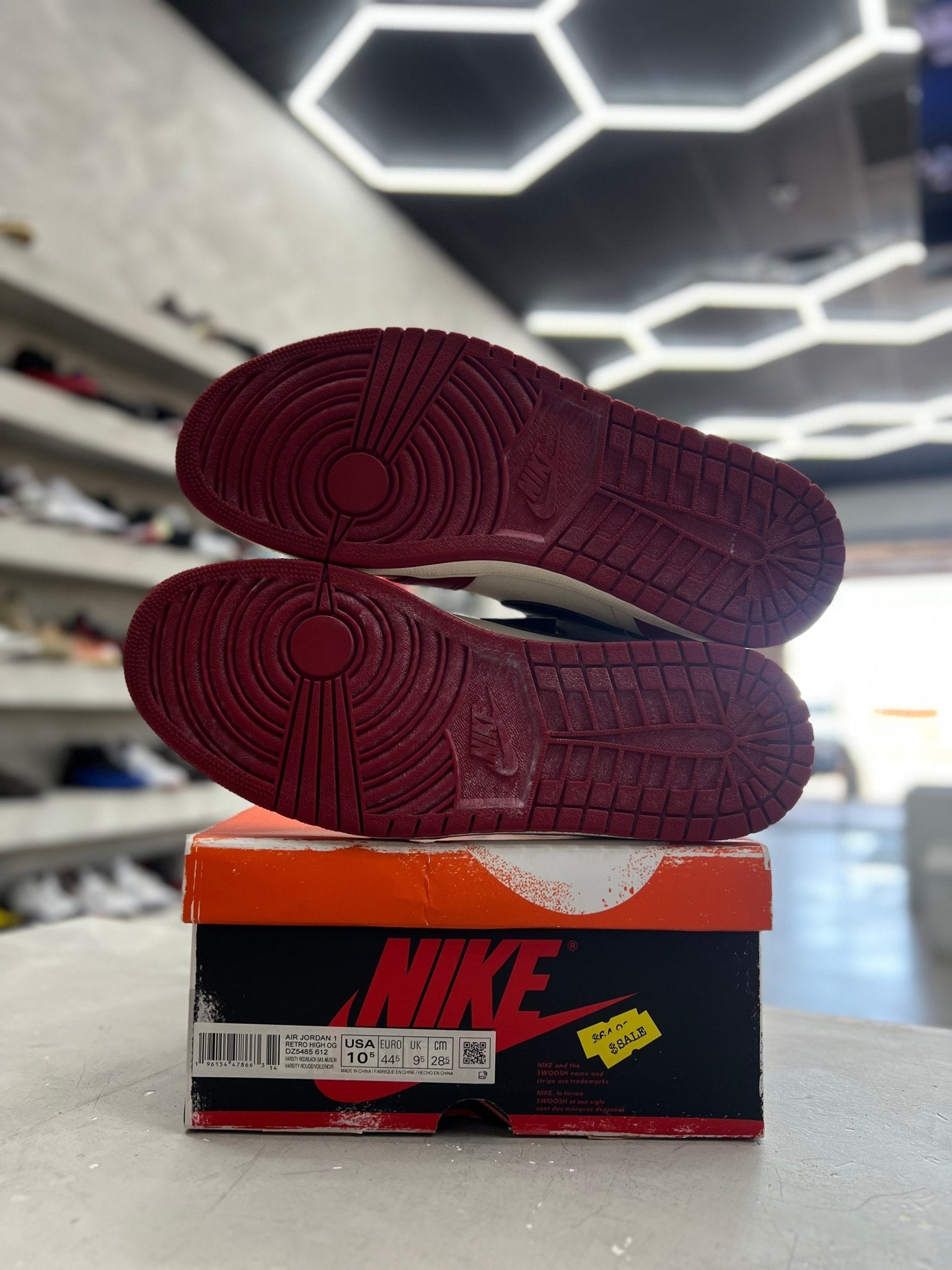Jordan 1 Retro High OG Chicago Lost and Found Sz 10.5 (PREOWNED) - Restock AveJordan 1 Retro High OG Chicago Lost and Found Sz 10.5 (PREOWNED)Restock AveRestock Ave10.5Restock Ave