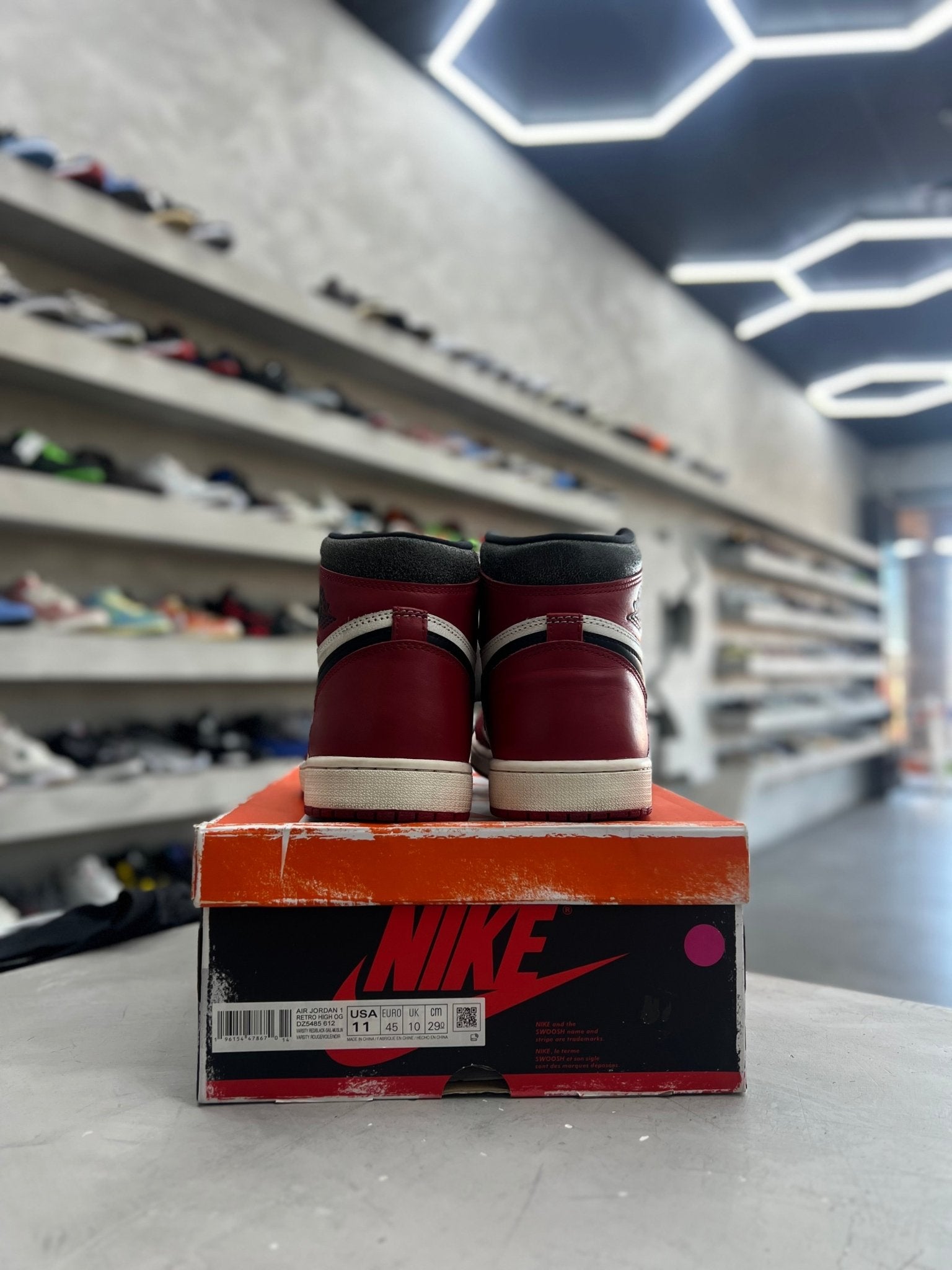 Jordan 1 Retro High OG Chicago Lost and Found Sz 11 (PREOWNED) - Restock AveJordan 1 Retro High OG Chicago Lost and Found Sz 11 (PREOWNED)Restock AveRestock Ave11Restock Ave