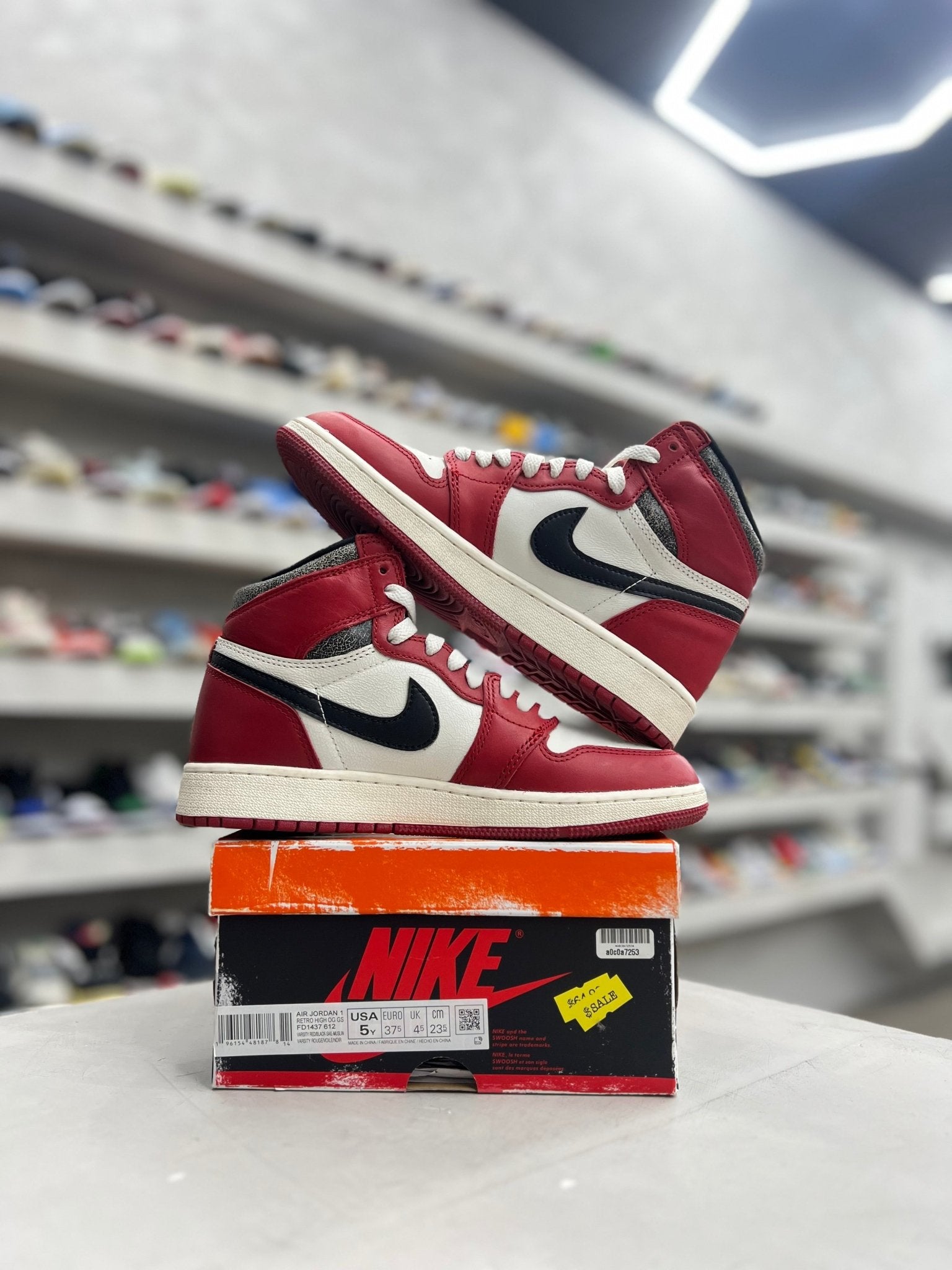 Jordan 1 Retro High OG Chicago Lost and Found Sz 5y (PREOWNED) - Restock AveJordan 1 Retro High OG Chicago Lost and Found Sz 5y (PREOWNED)Restock AveRestock Ave5y14232691Restock Ave