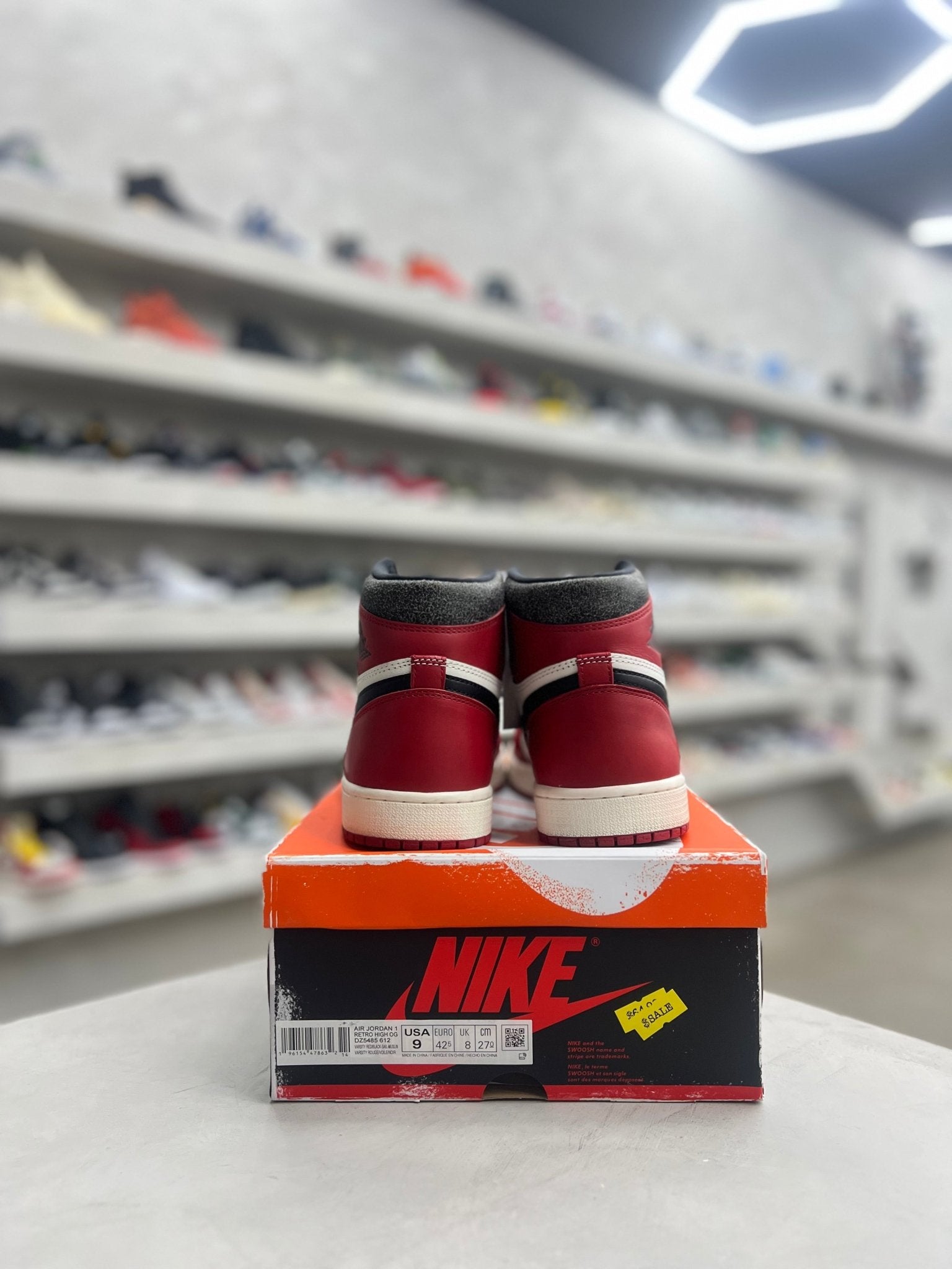 Jordan 1 Retro High OG Chicago Lost and Found Sz 9 (PREOWNED) - Restock AveJordan 1 Retro High OG Chicago Lost and Found Sz 9 (PREOWNED)Restock AveRestock Ave936171635Restock Ave