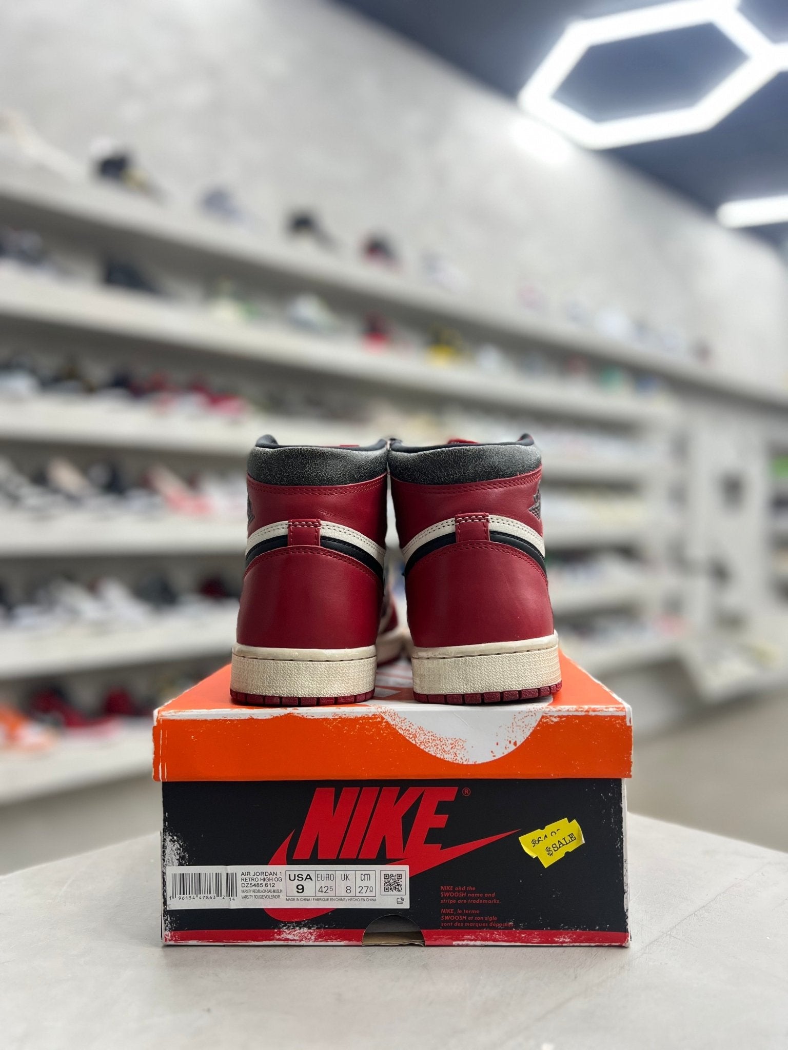 Jordan 1 Retro High OG Chicago Lost and Found Sz 9 (PREOWNED) - Restock AveJordan 1 Retro High OG Chicago Lost and Found Sz 9 (PREOWNED)Restock AveRestock Ave9Restock Ave