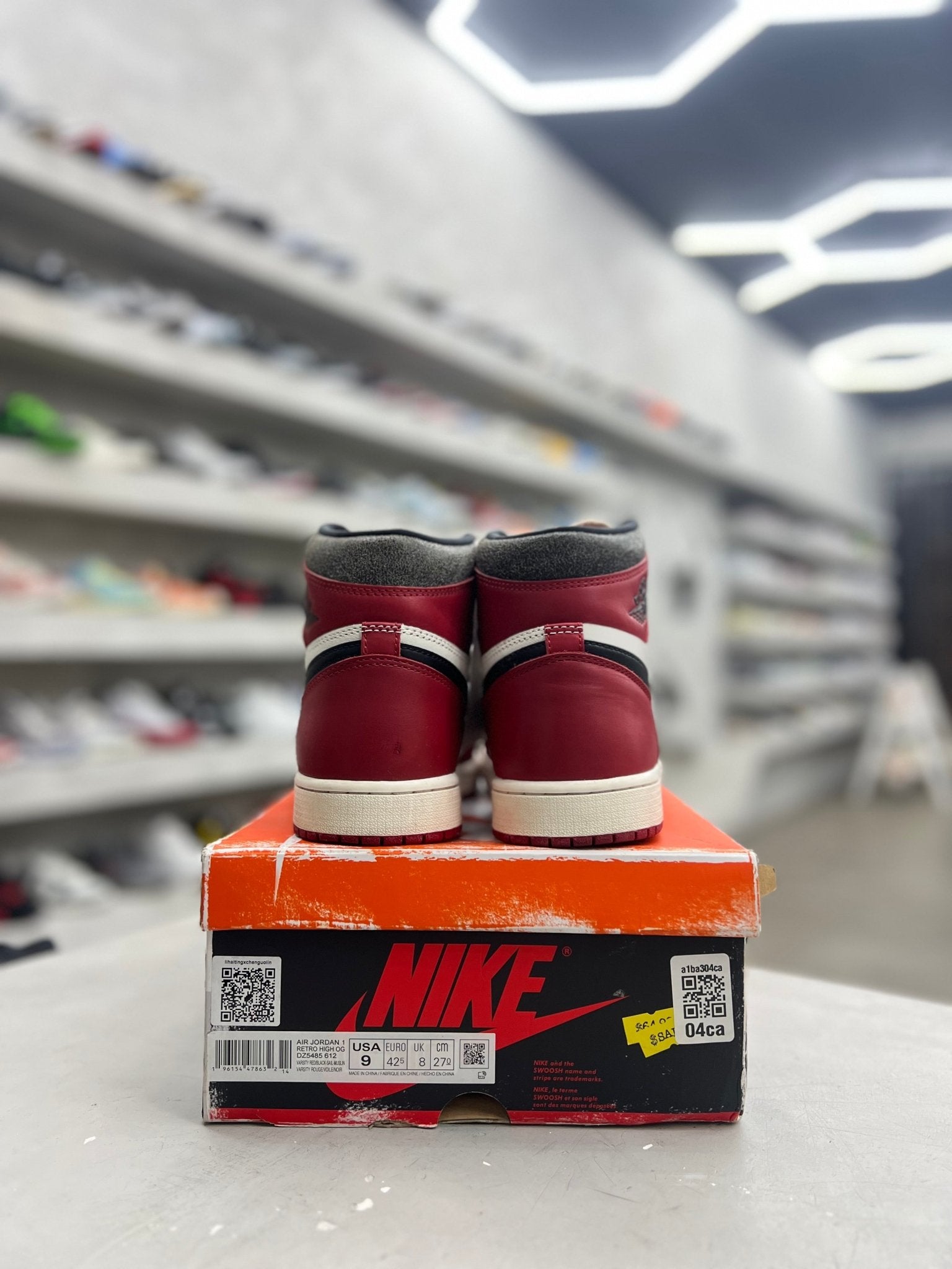 Jordan 1 Retro High OG Chicago Lost and Found Sz 9 (PREOWNED) - Restock AveJordan 1 Retro High OG Chicago Lost and Found Sz 9 (PREOWNED)Restock AveRestock Ave9Restock Ave