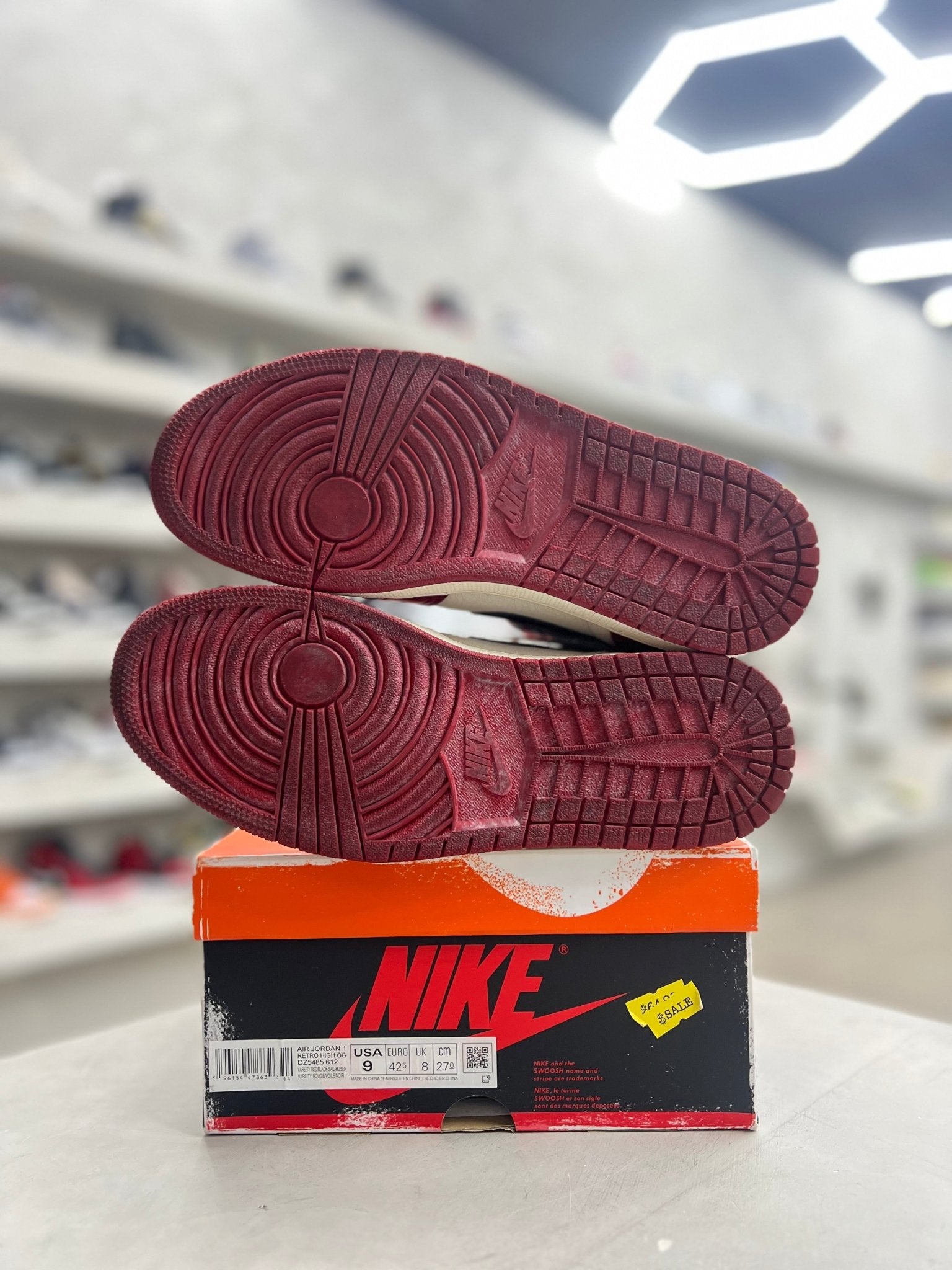 Jordan 1 Retro High OG Chicago Lost and Found Sz 9 (PREOWNED) - Restock AveJordan 1 Retro High OG Chicago Lost and Found Sz 9 (PREOWNED)Restock AveRestock Ave9Restock Ave