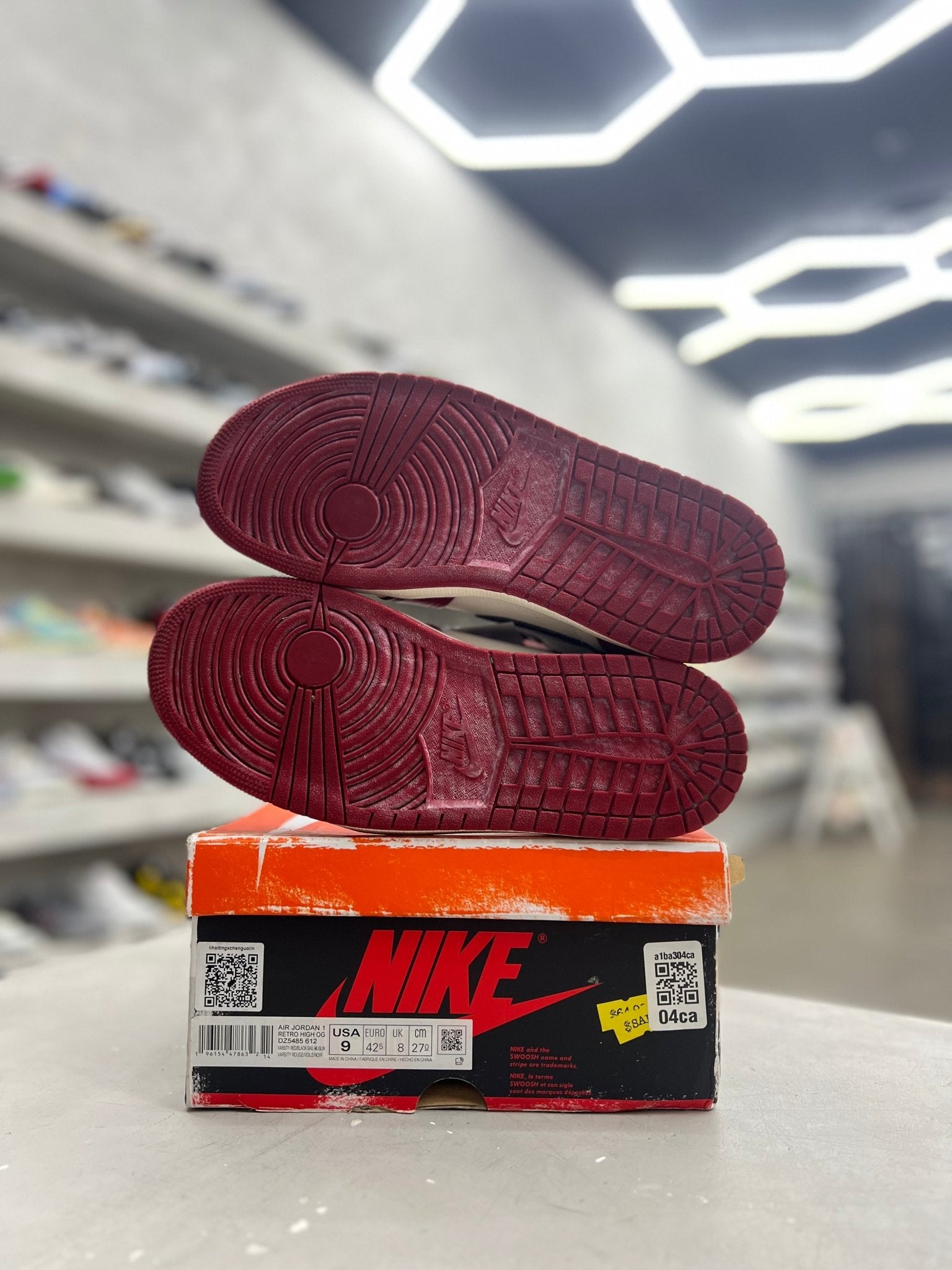Jordan 1 Retro High OG Chicago Lost and Found Sz 9 (PREOWNED) - Restock AveJordan 1 Retro High OG Chicago Lost and Found Sz 9 (PREOWNED)Restock AveRestock Ave9Restock Ave