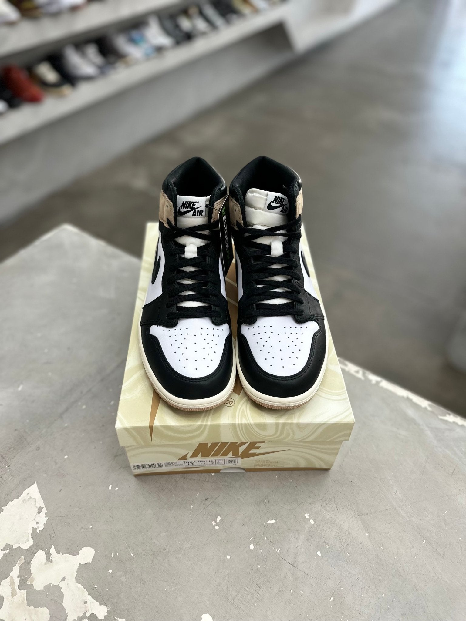 Jordan 1 Retro High OG Latte Sz W11/9.5 (PREOWNED) - Restock AveJordan 1 Retro High OG Latte Sz W11/9.5 (PREOWNED)Restock AveRestock Avew11/9.5menRestock Ave