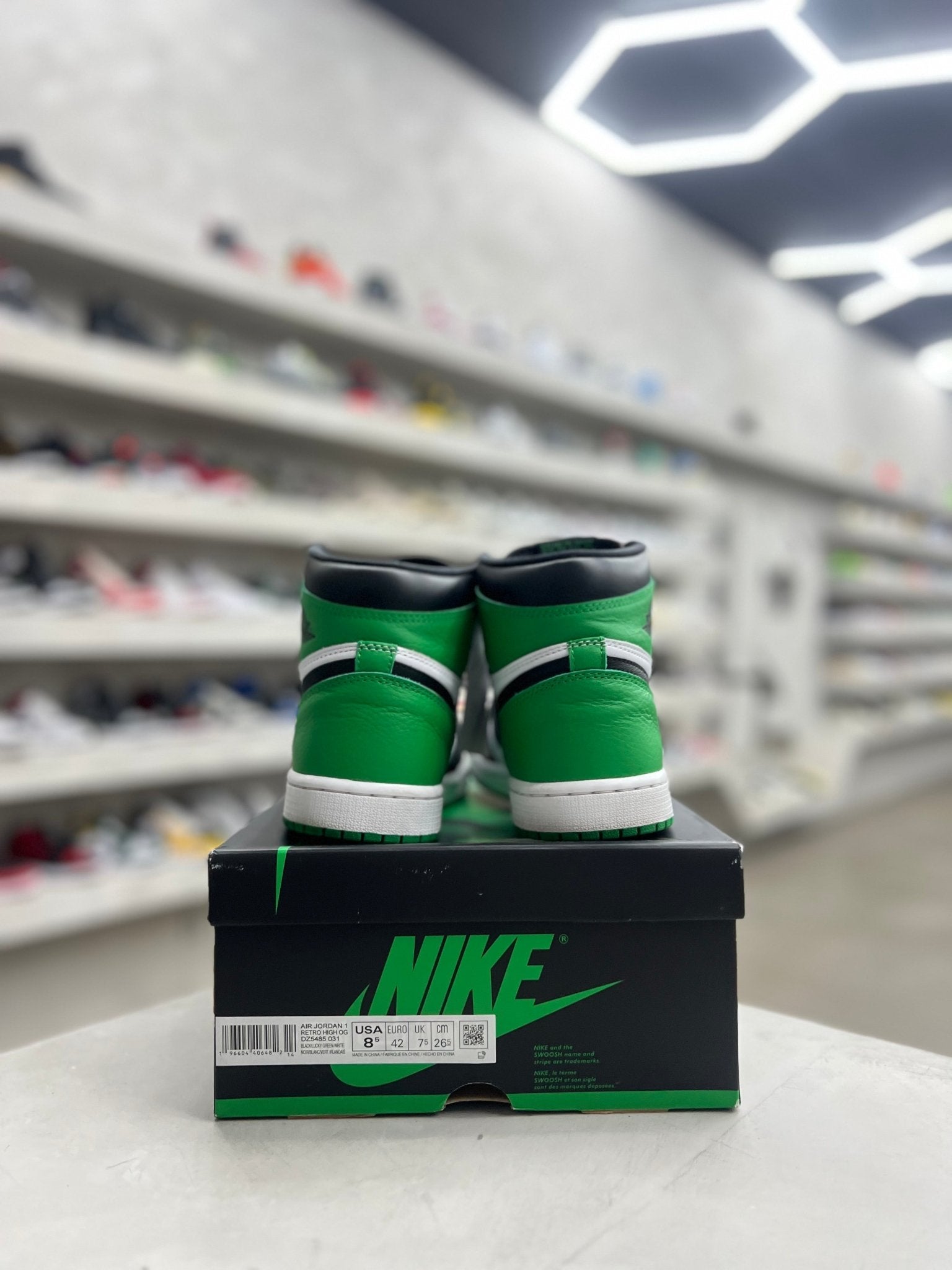 Jordan 1 Retro High OG Lucky Green Sz 8.5 (PREOWNED) - Restock AveJordan 1 Retro High OG Lucky Green Sz 8.5 (PREOWNED)Restock AveRestock Ave8.5Restock Ave